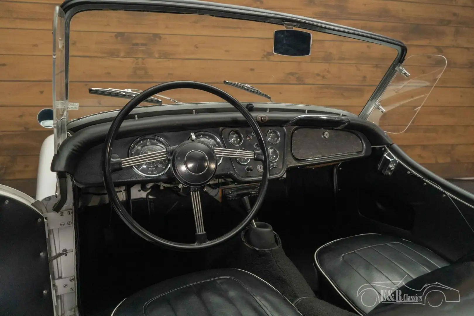 Triumph TR2 | Gerestaureerd | Historie bekend | 1955 Bílá - 2