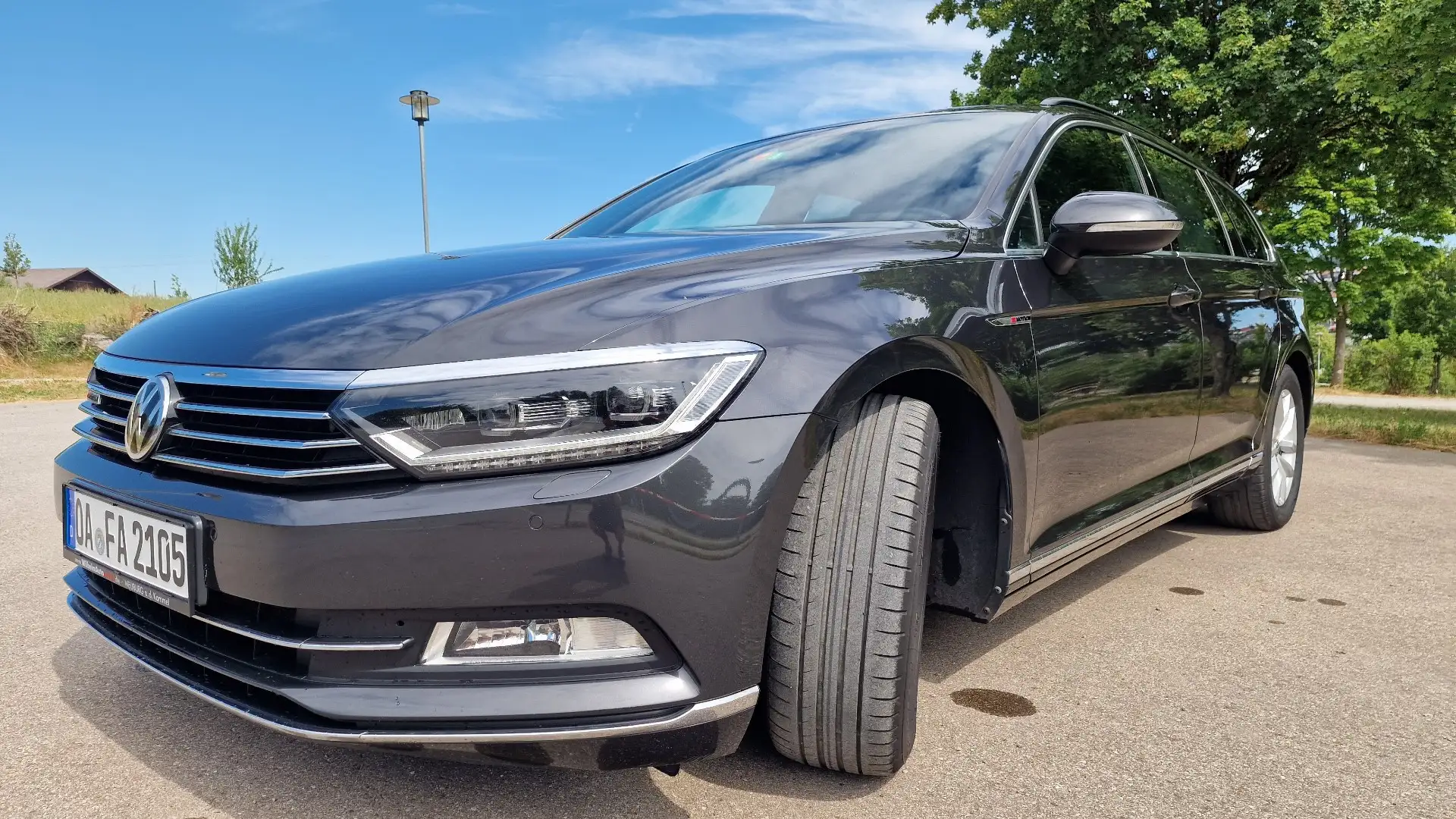 Volkswagen Passat Variant 4Motion DCC ACC DSG AHK HeadUp VirtualCo Grau - 1