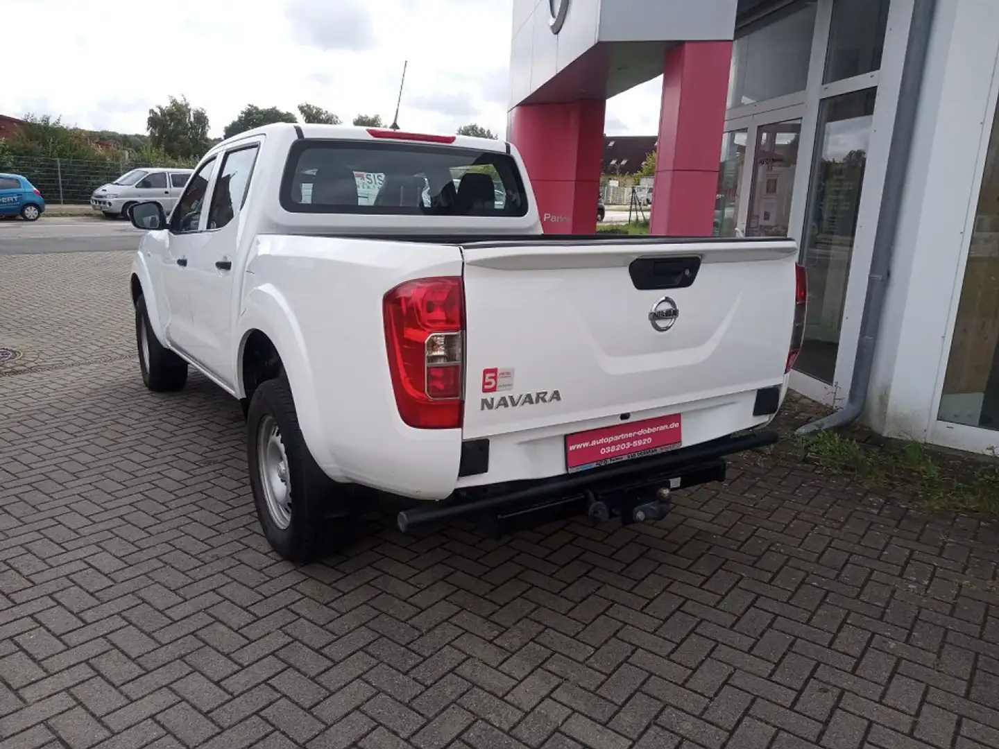 Nissan Navara DC 160PS 6MT Visia Double Cab 4x4 AHK Weiß - 2
