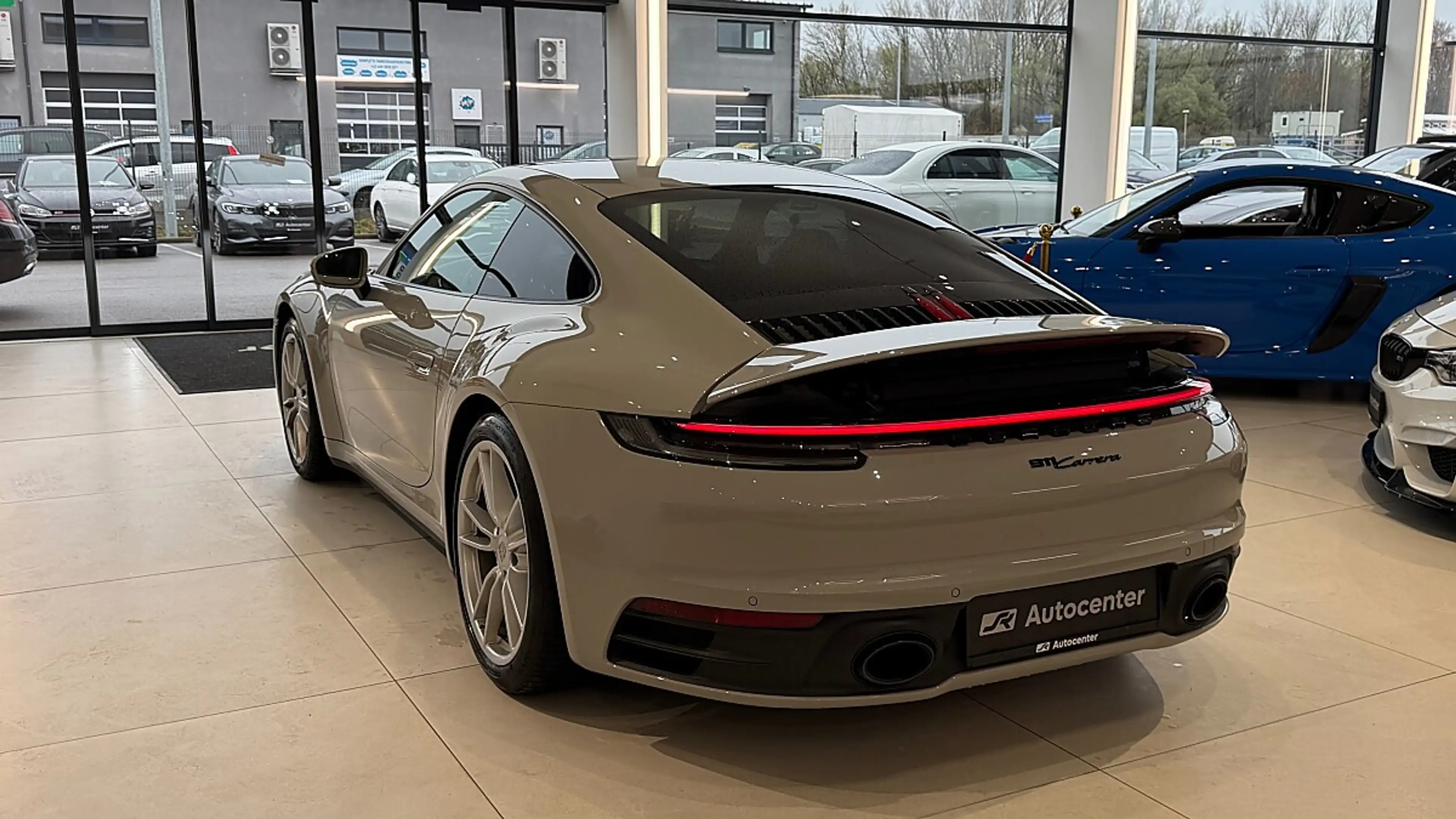 Porsche 911 Carrera 4 Coupe PDK — photo 14