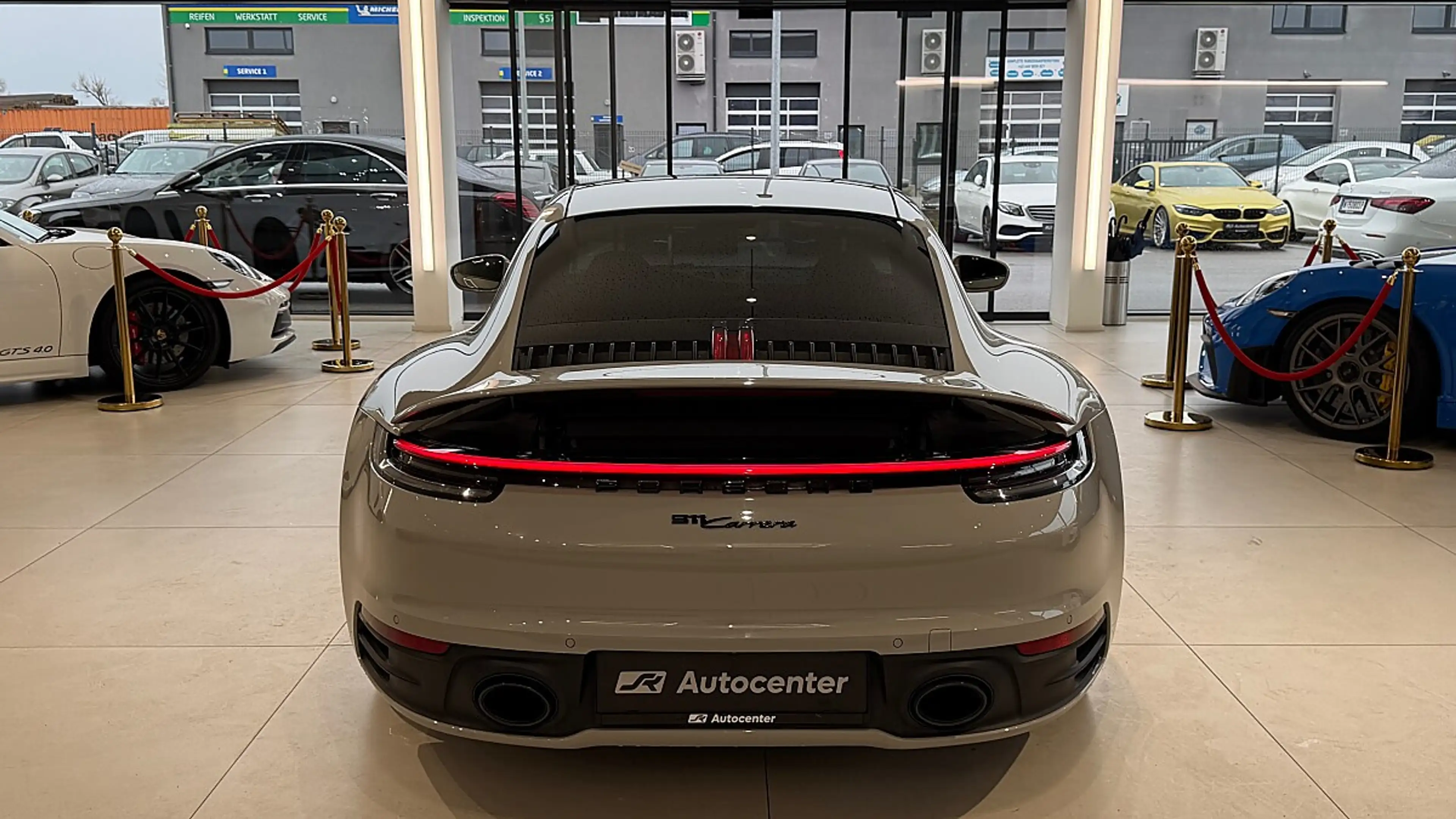 Porsche 911 Carrera 4 Coupe PDK — photo 12