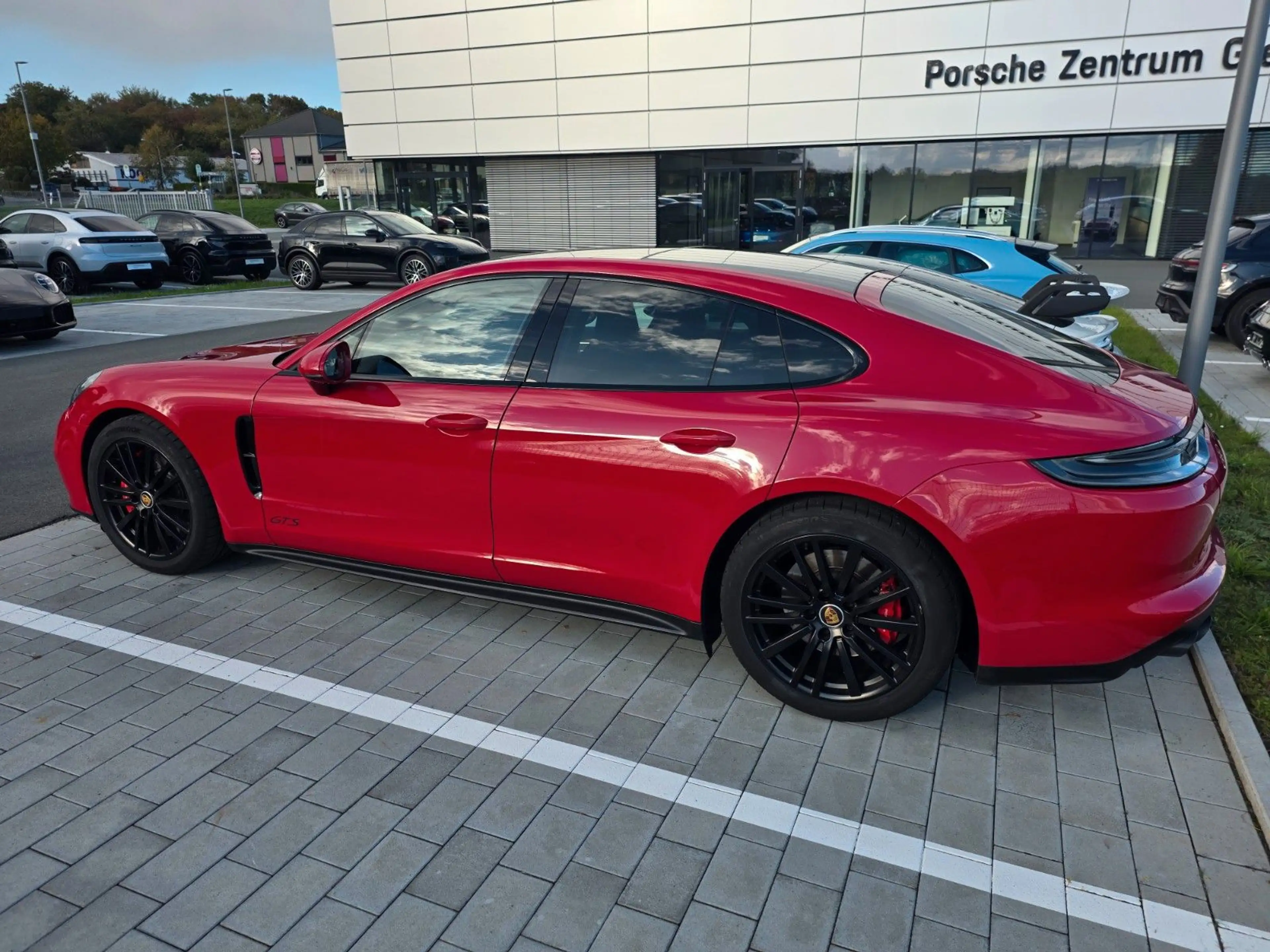 Porsche Panamera GTS *Approved/Pano/360°/ACC/1.Hand* — photo 6