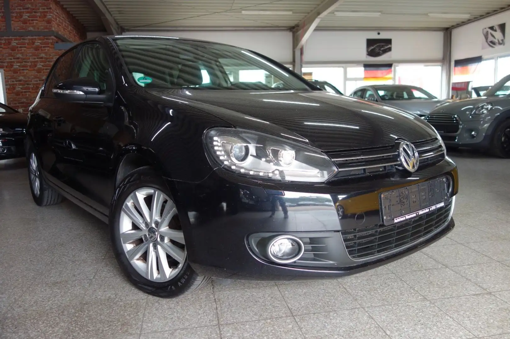Volkswagen Golf VI Style-1.6TDI-DSG-Navi-Xenon-SHZ-Tempomat Negro - 1