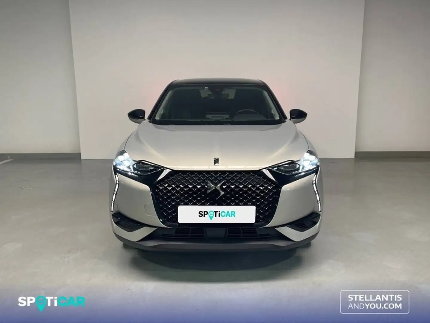 DS Automobiles DS 3 BlueHDi 96 kW Auto LOUVRE Gris - 2