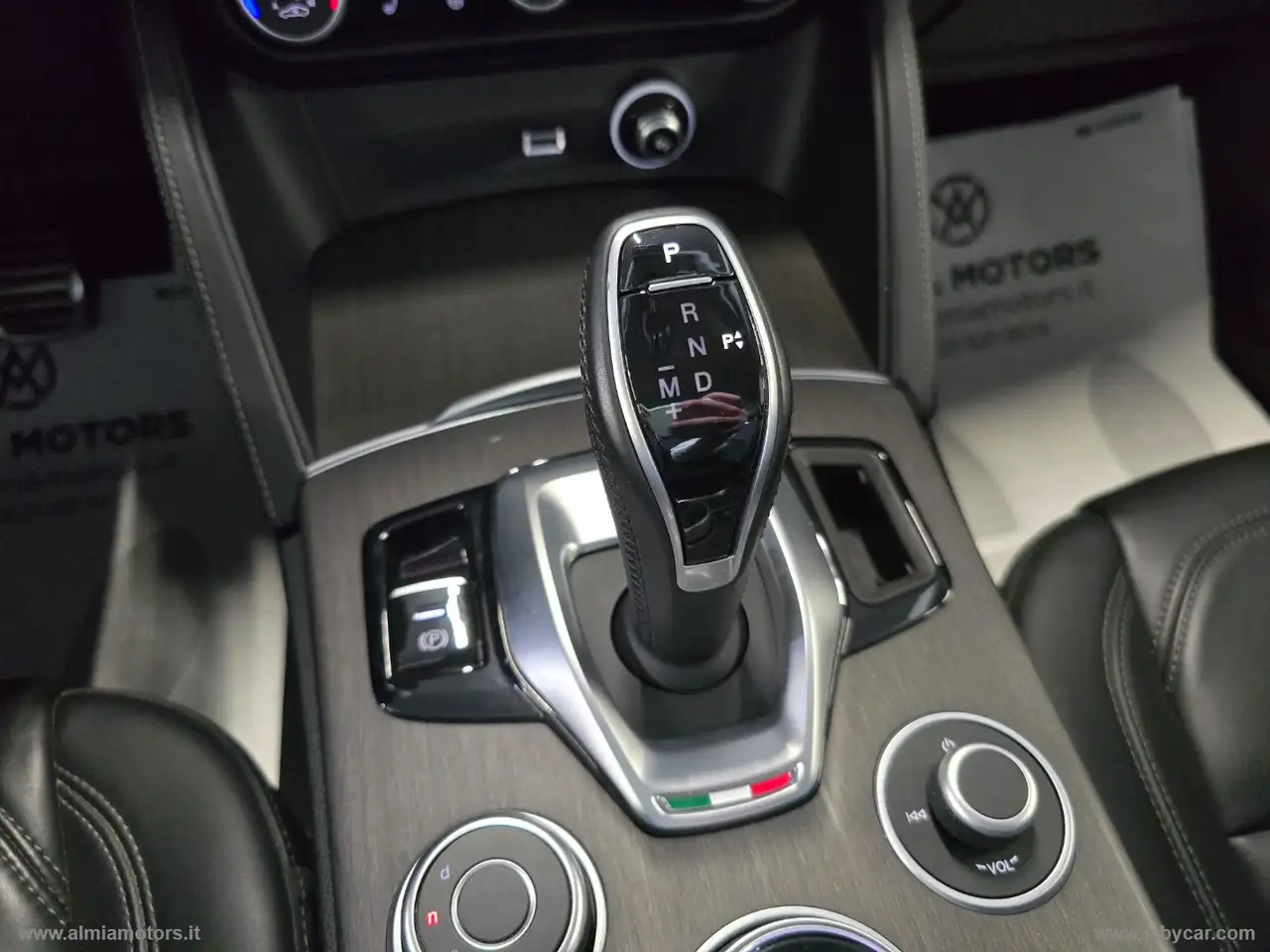 Alfa Romeo Stelvio 2021 — фото 38