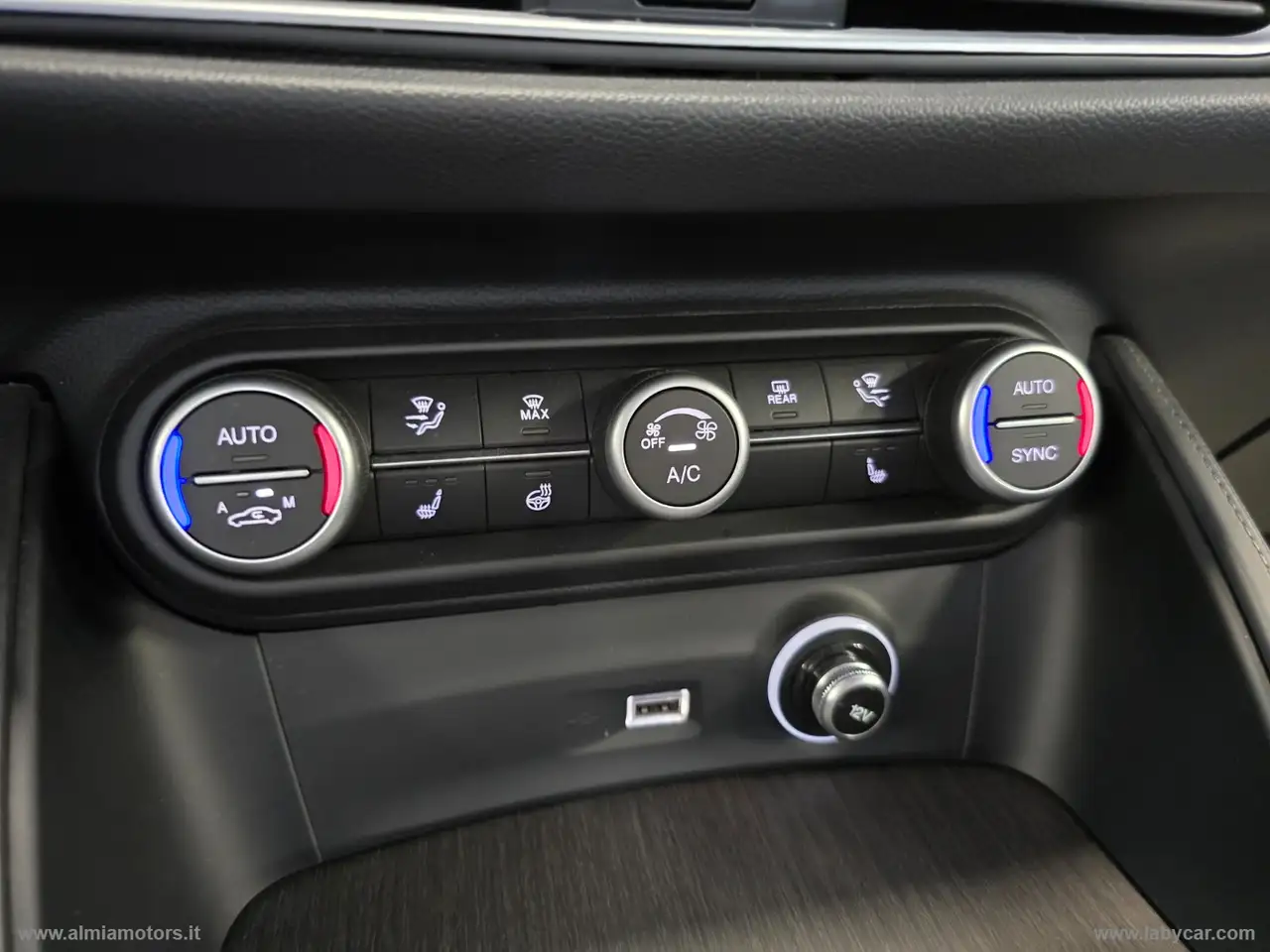 Alfa Romeo Stelvio 2021 — фото 37