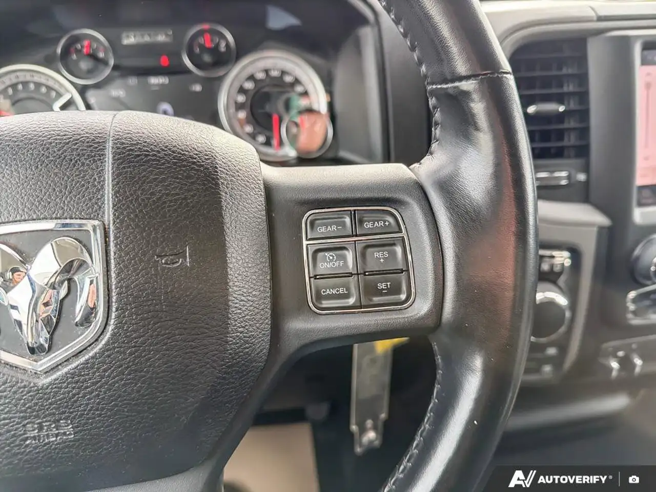 RAM 1500 снимка RAM 1500
