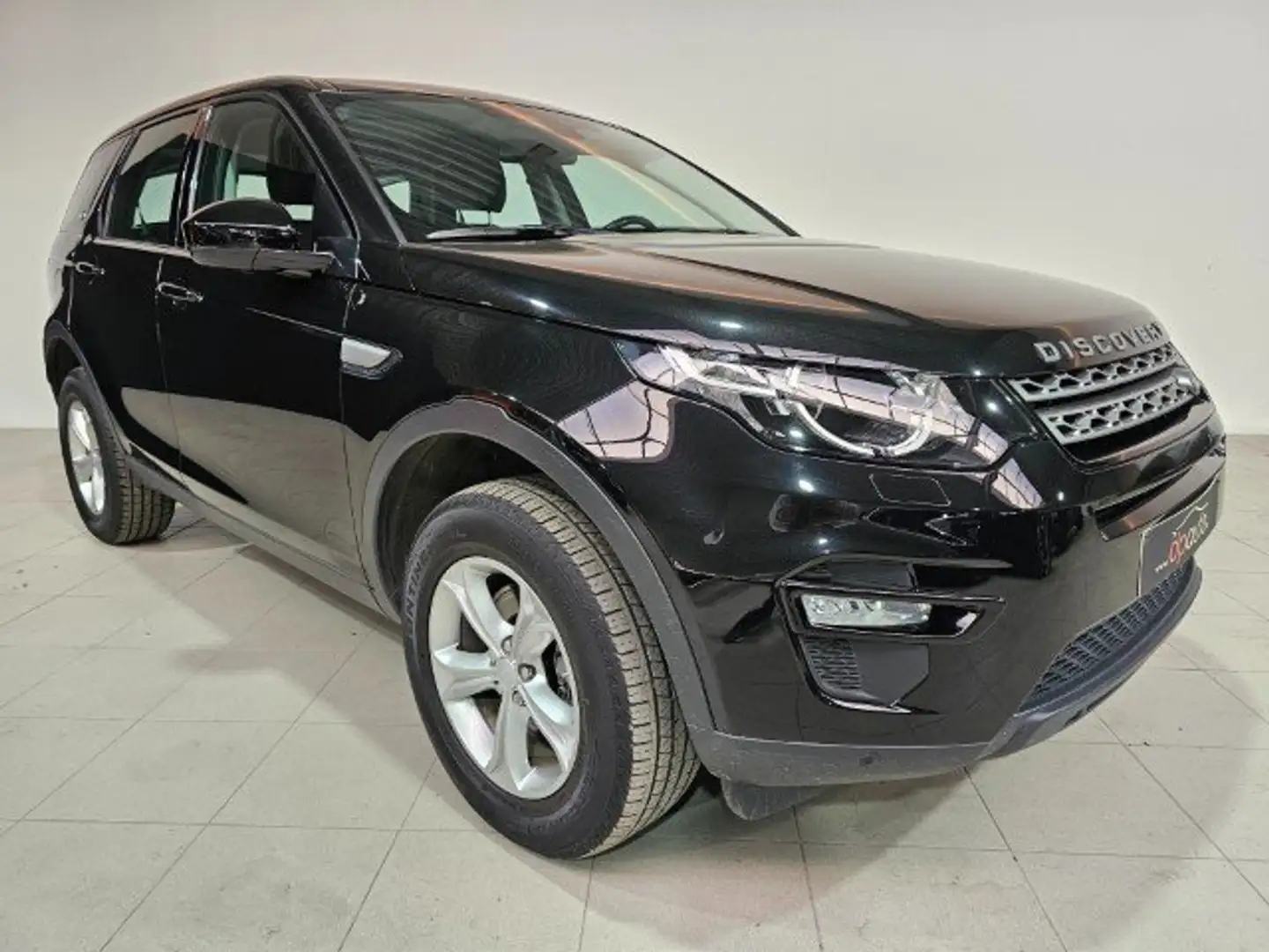 Land Rover Discovery Sport Discovery Sport TD4 HSE Zwart - 2
