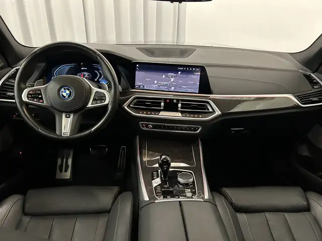BMW X5 view 11