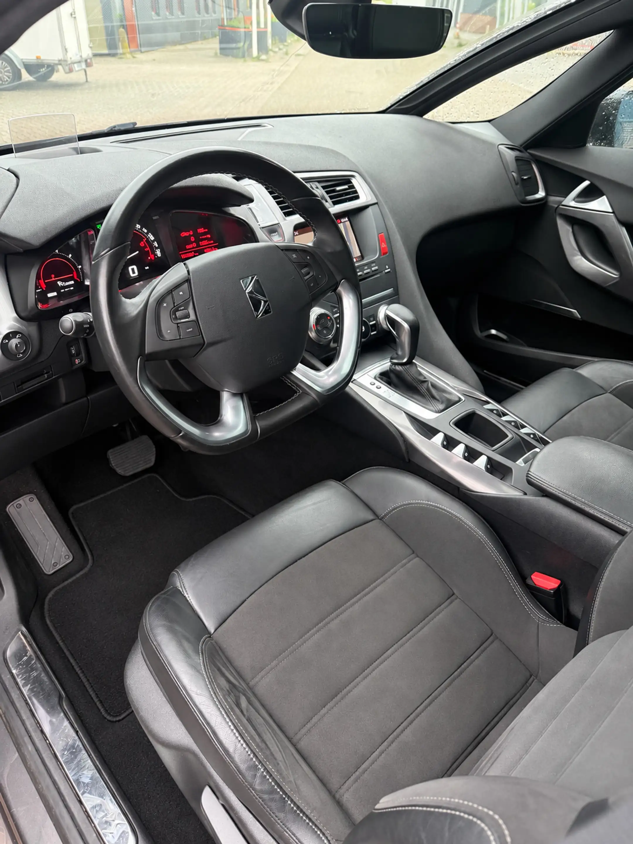 DS Automobiles DS 5 Executive | Autom. | APK | Pano | Camera | Head-Up — photo 8