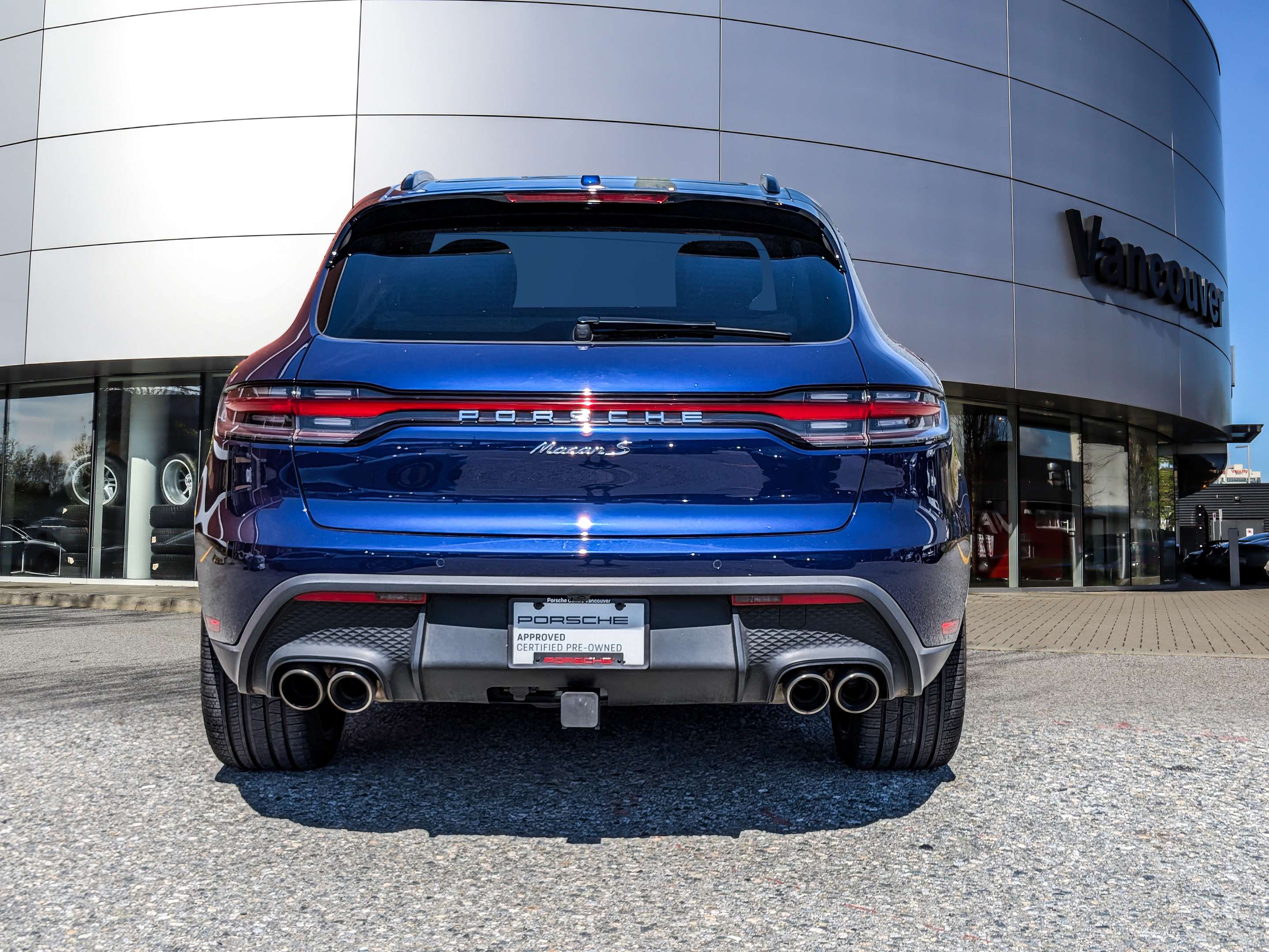 2024 Porsche Macan S AWD alt 4