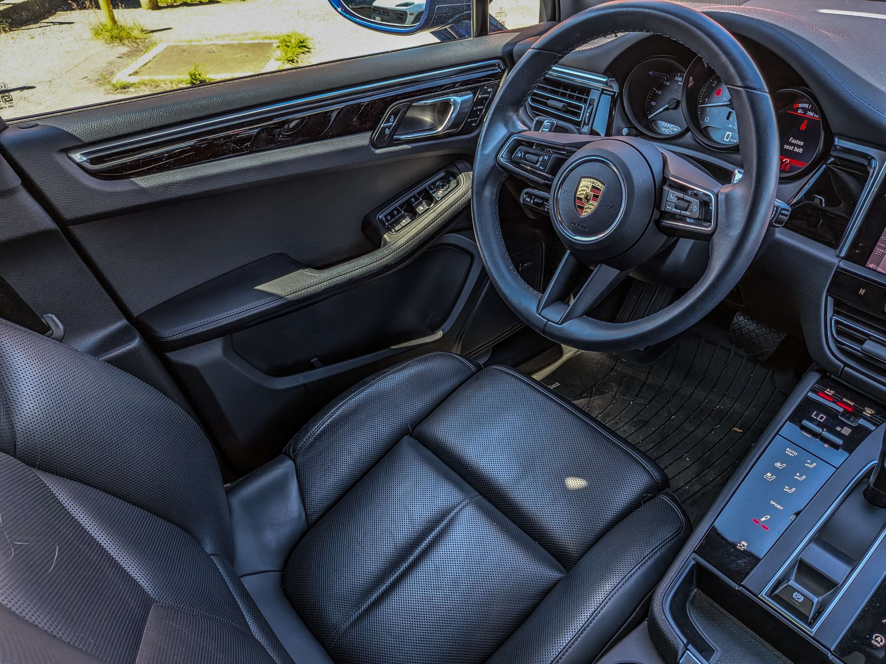 2024 Porsche Macan S AWD thumb 15