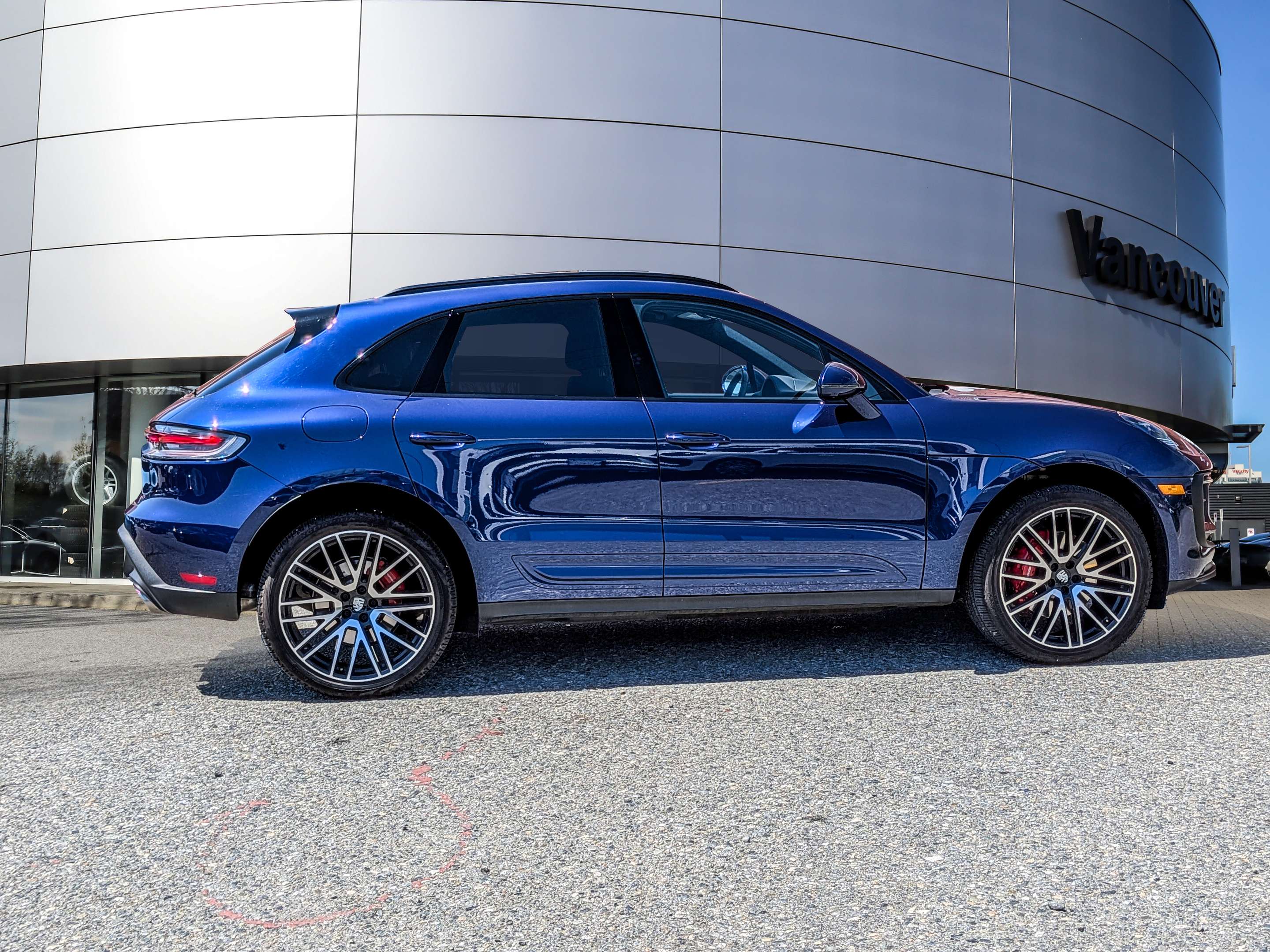 2024 Porsche Macan S AWD thumb 6