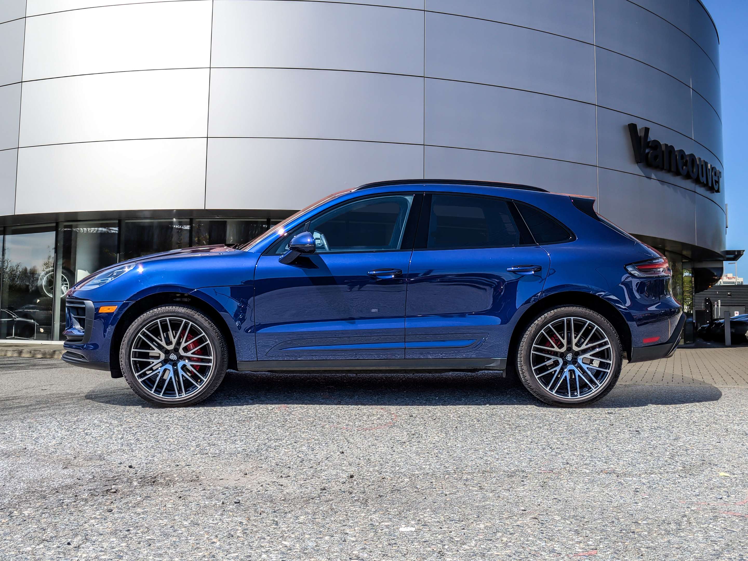 2024 Porsche Macan S AWD alt 2
