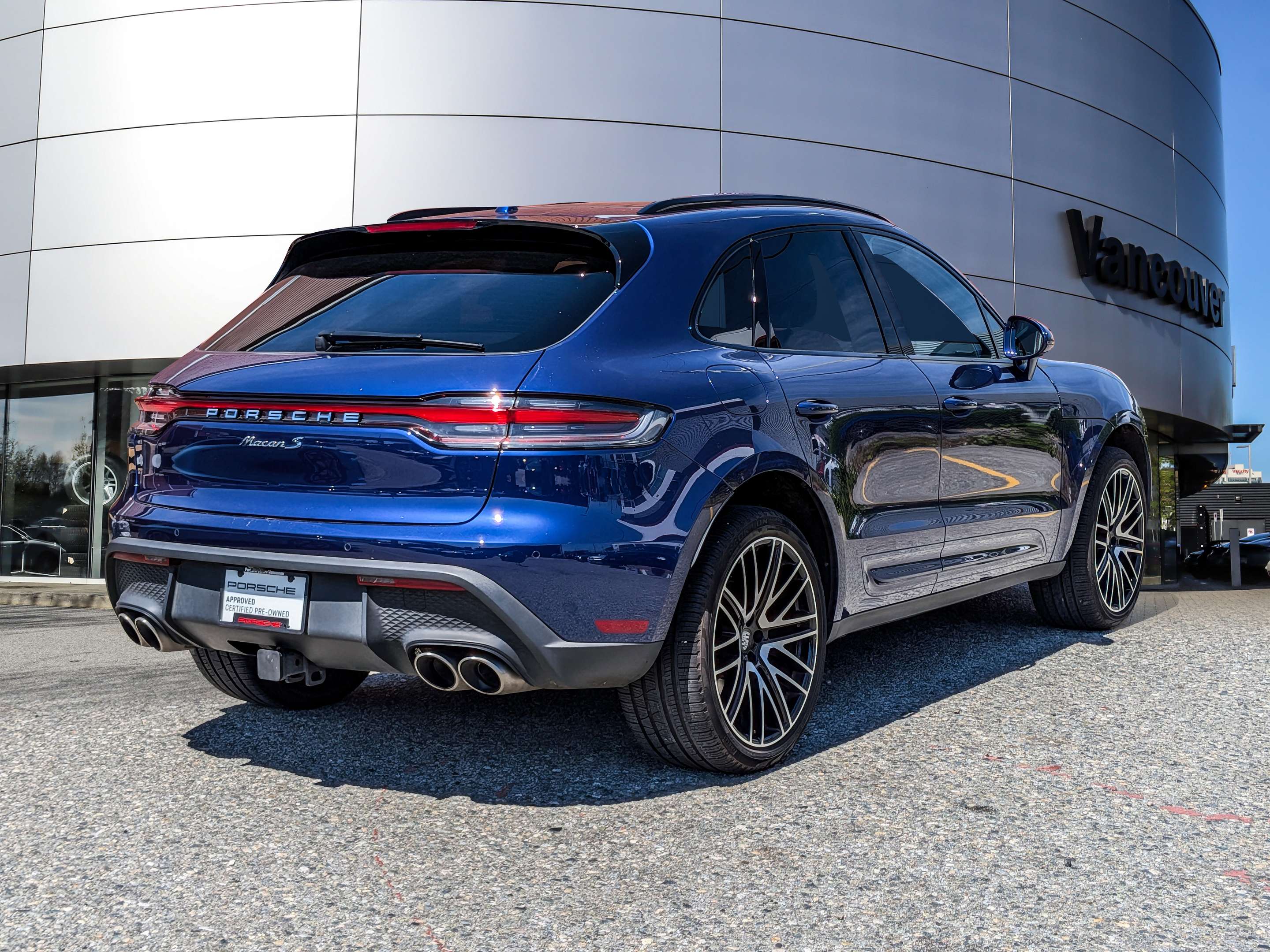 2024 Porsche Macan S AWD alt 5