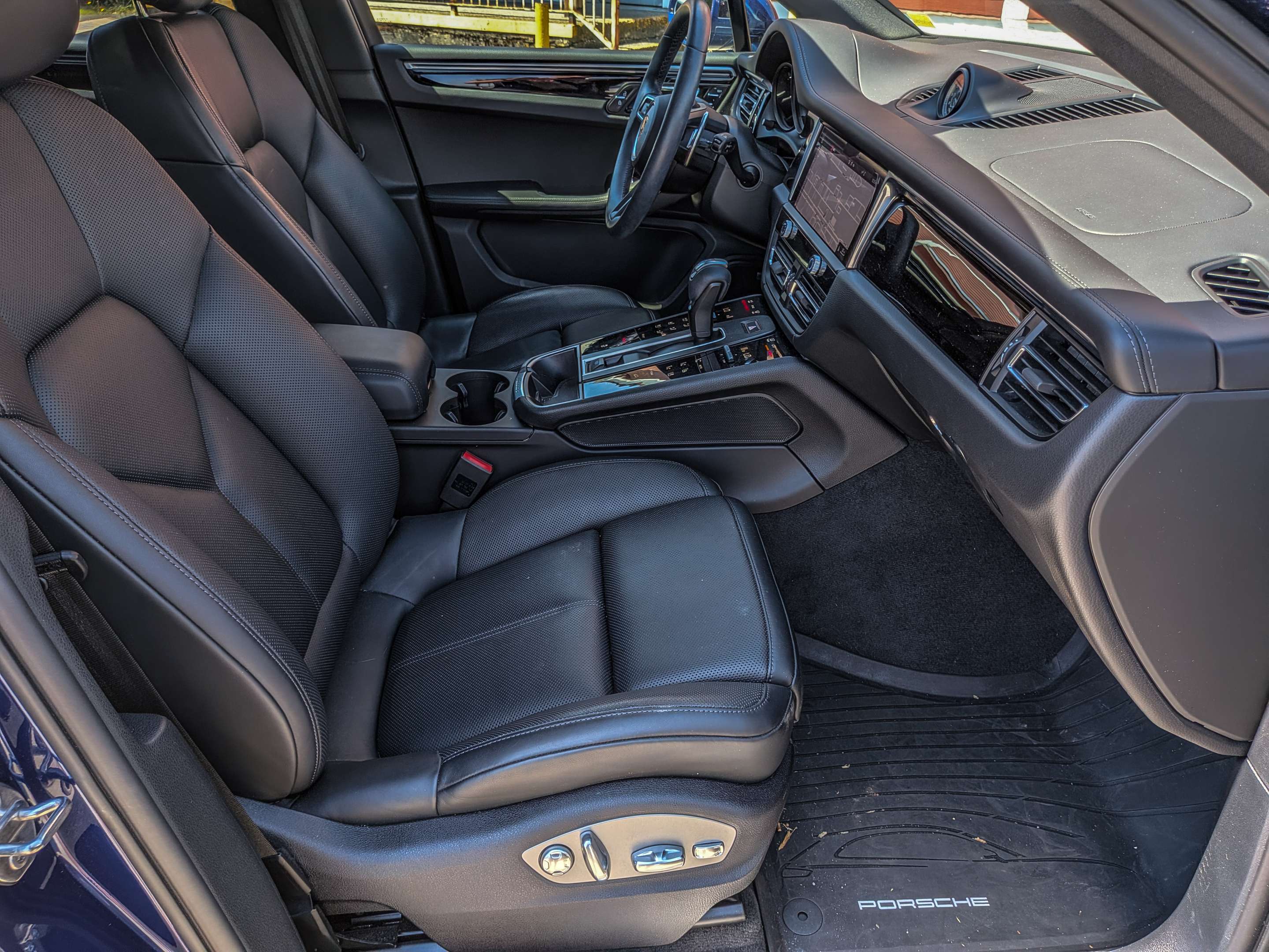 2024 Porsche Macan S AWD thumb 24