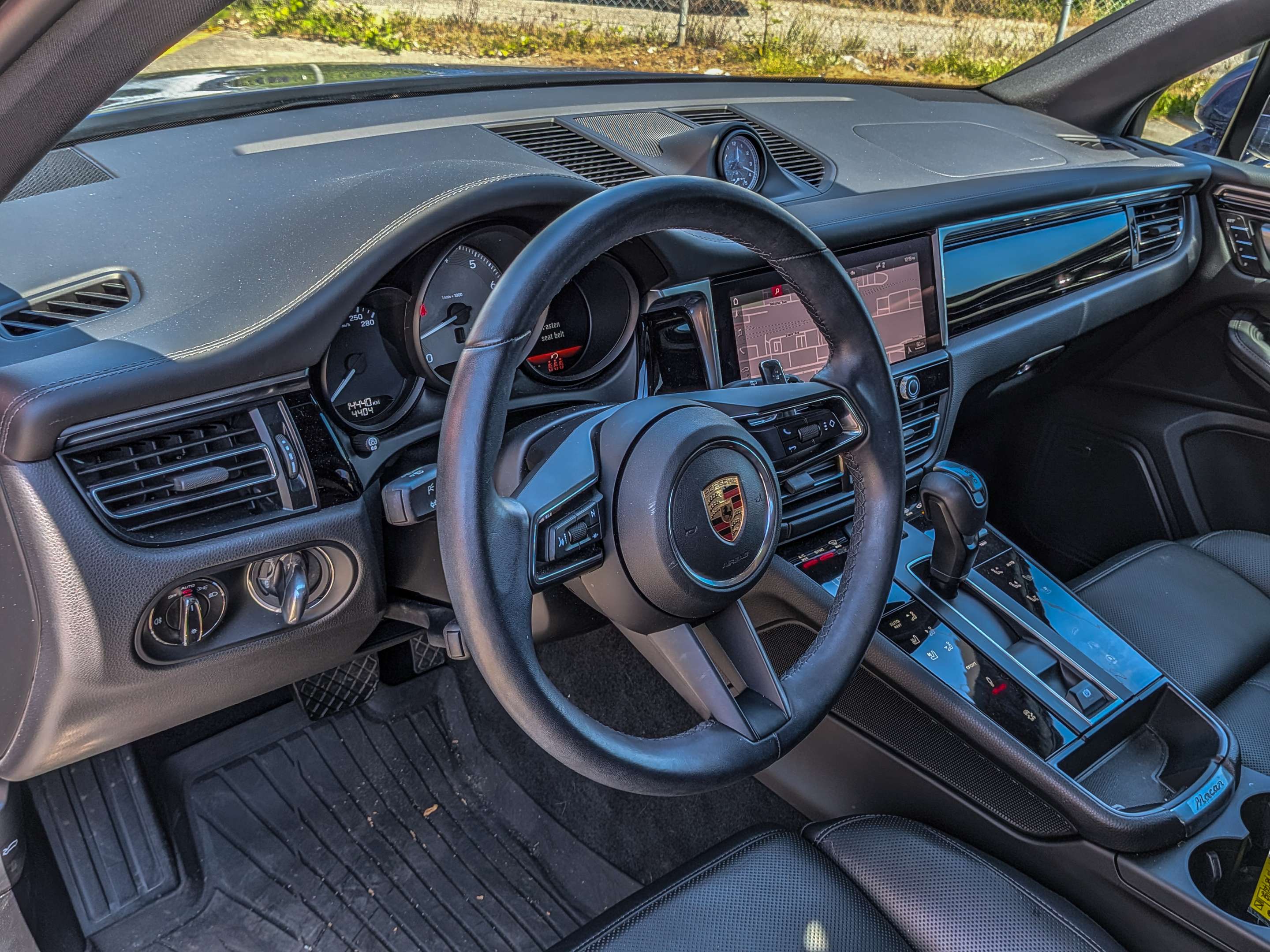 2024 Porsche Macan S AWD thumb 12