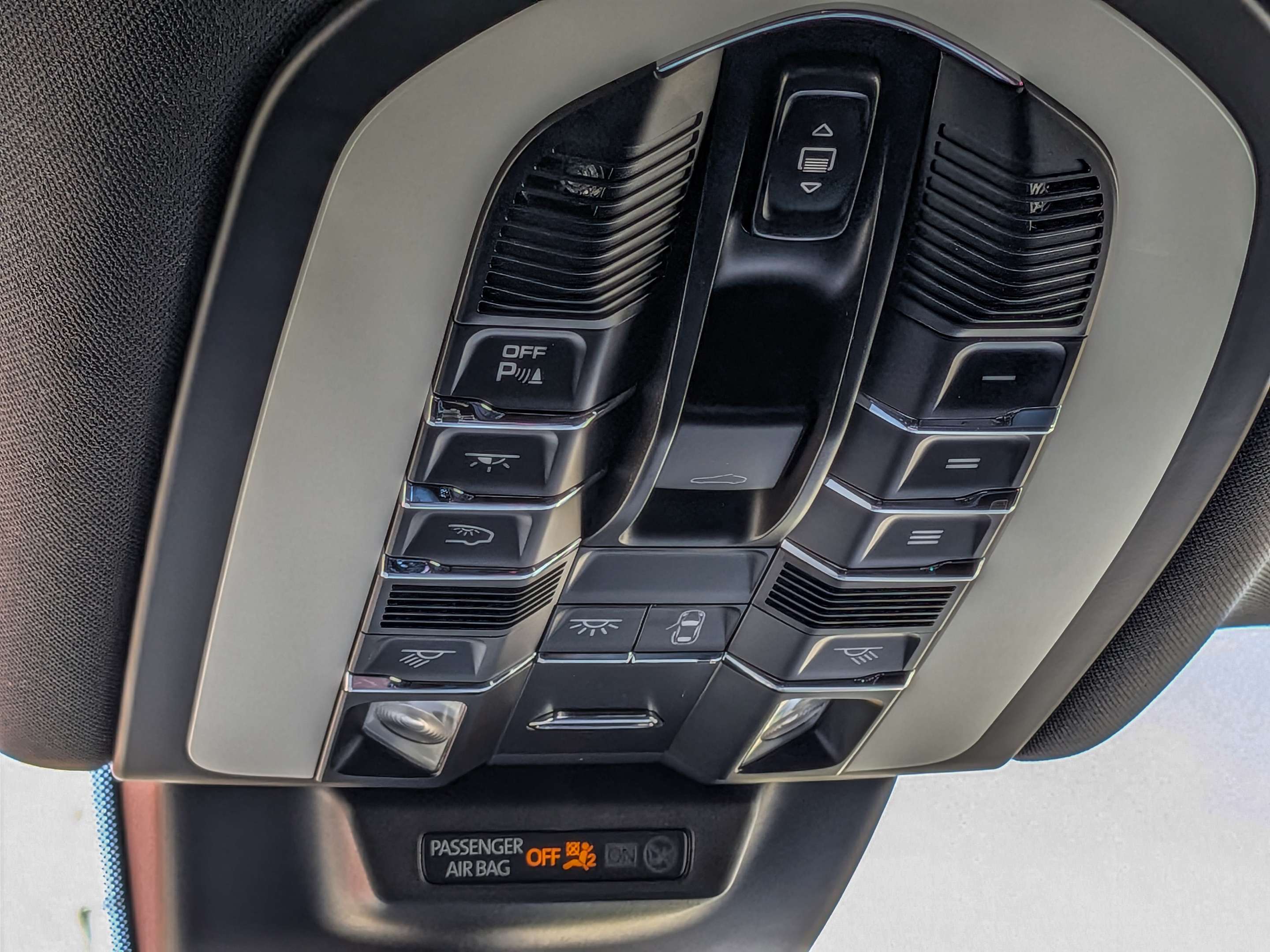 2024 Porsche Macan S AWD thumb 19