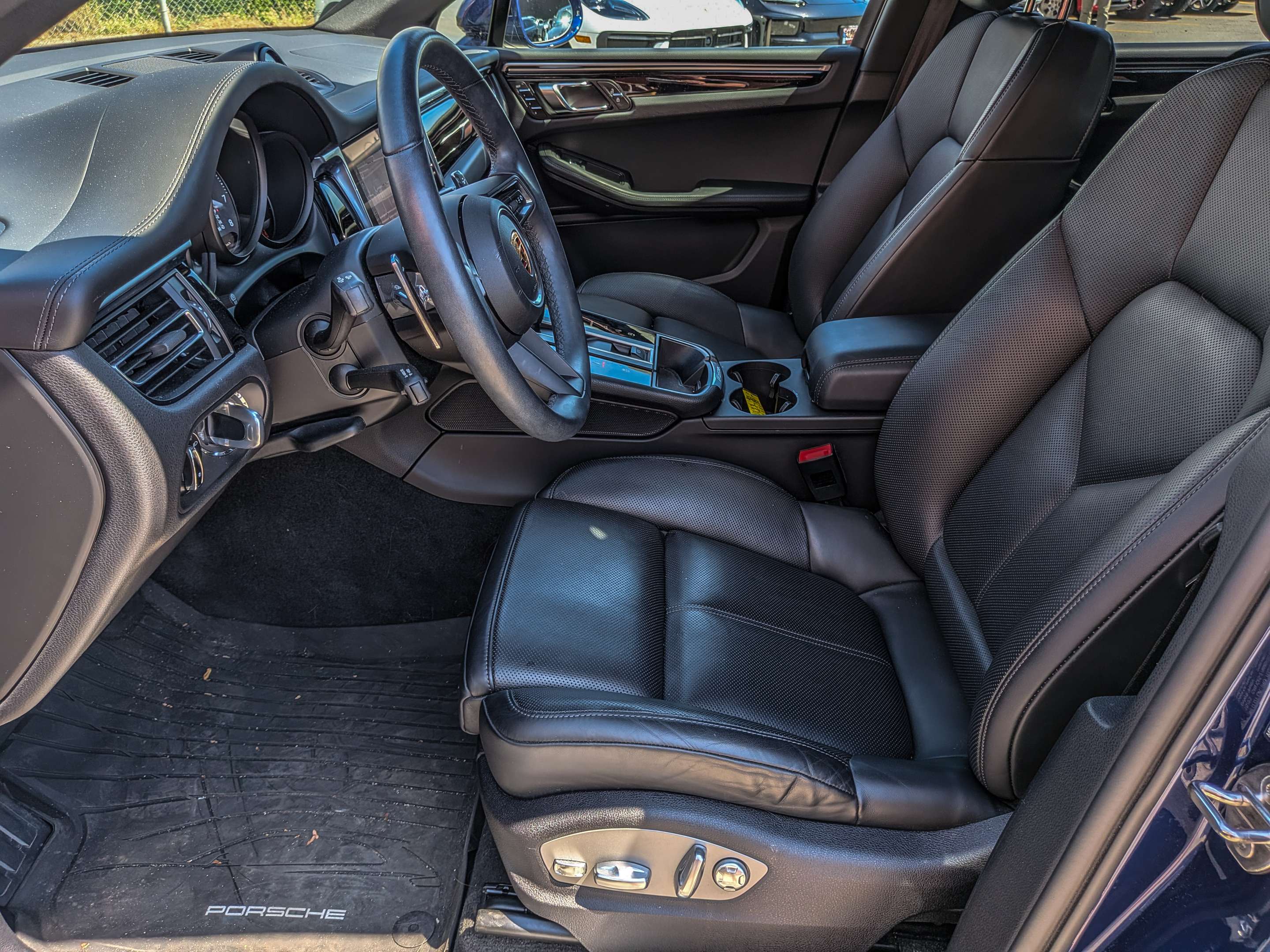 2024 Porsche Macan S AWD thumb 13