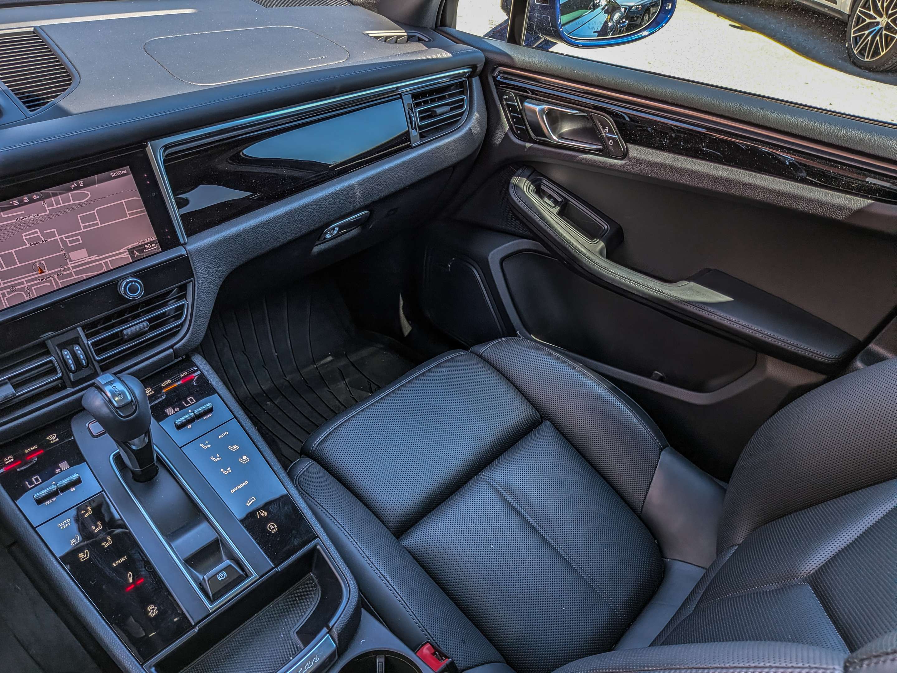 2024 Porsche Macan S AWD thumb 17
