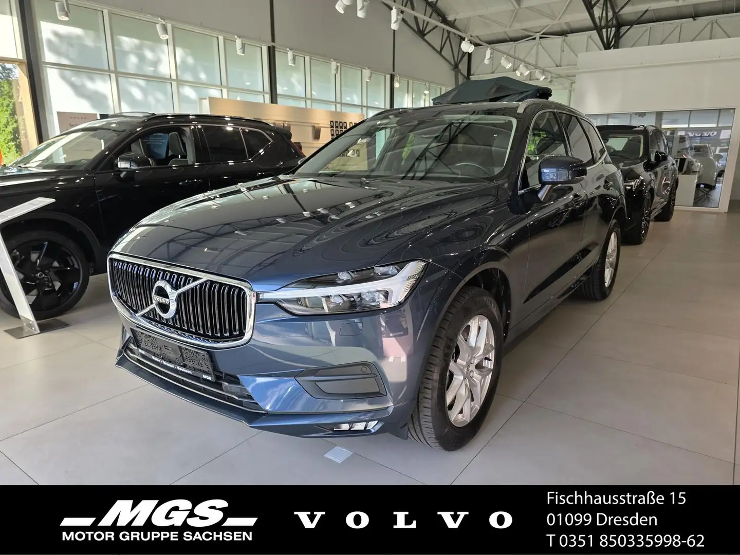 Volvo XC60 B4 Mild-Hybrid Diesel Momentum Pro AWD Blau - 1