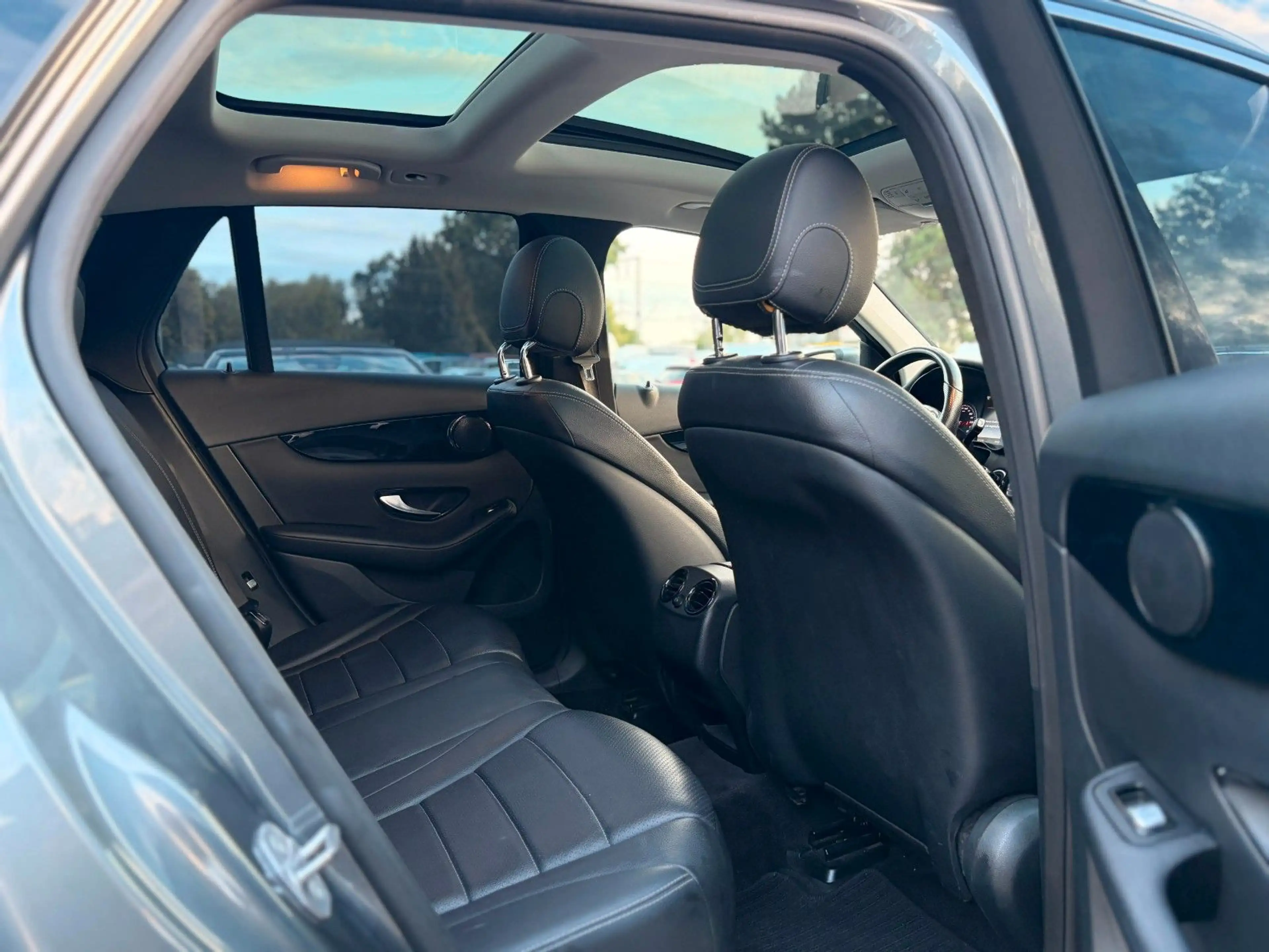 Mercedes-Benz GLC 220 d 4Matic |LED |Panorama |Leder — photo 12