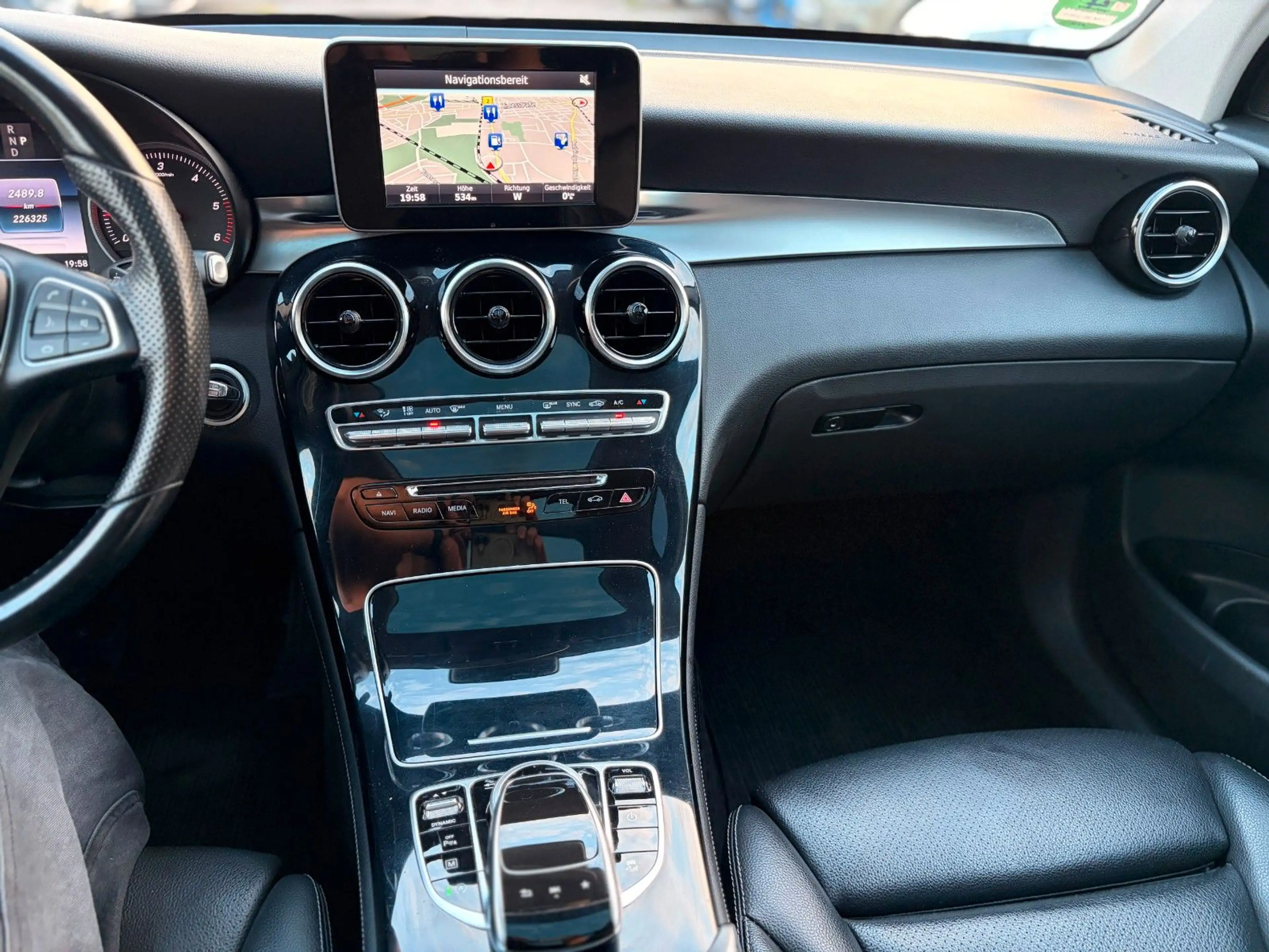 Mercedes-Benz GLC 220 d 4Matic |LED |Panorama |Leder — photo 15