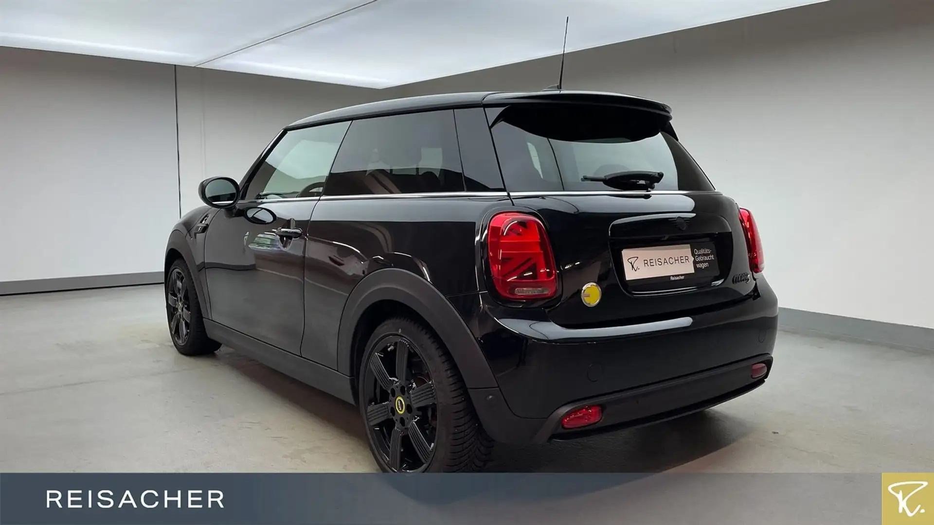 MINI Cooper SE Classic-Trim Navi RFK LED LM17" Schwarz - 2