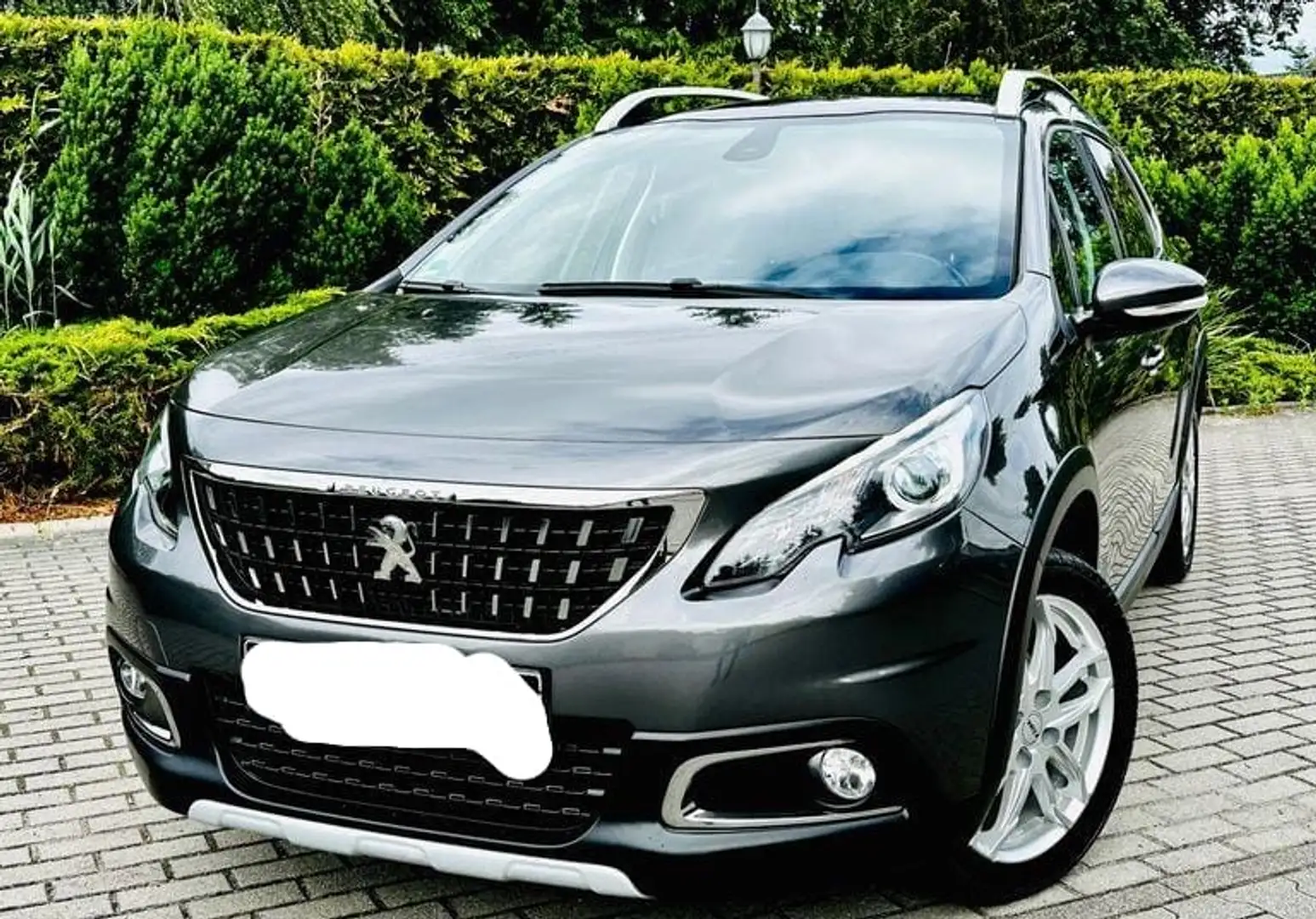 Peugeot 2008 2008 1,2 PureTech 82 Active ASG5 Active Grau - 1