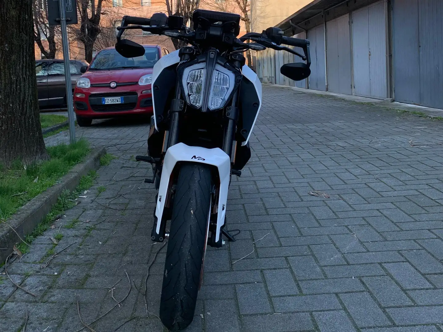 KTM 390 Duke Wit - 2