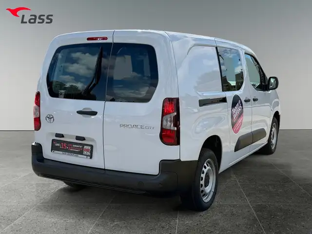 Toyota Proace City view 6