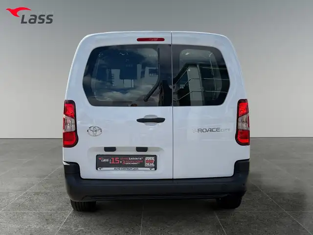 Toyota Proace City view 5