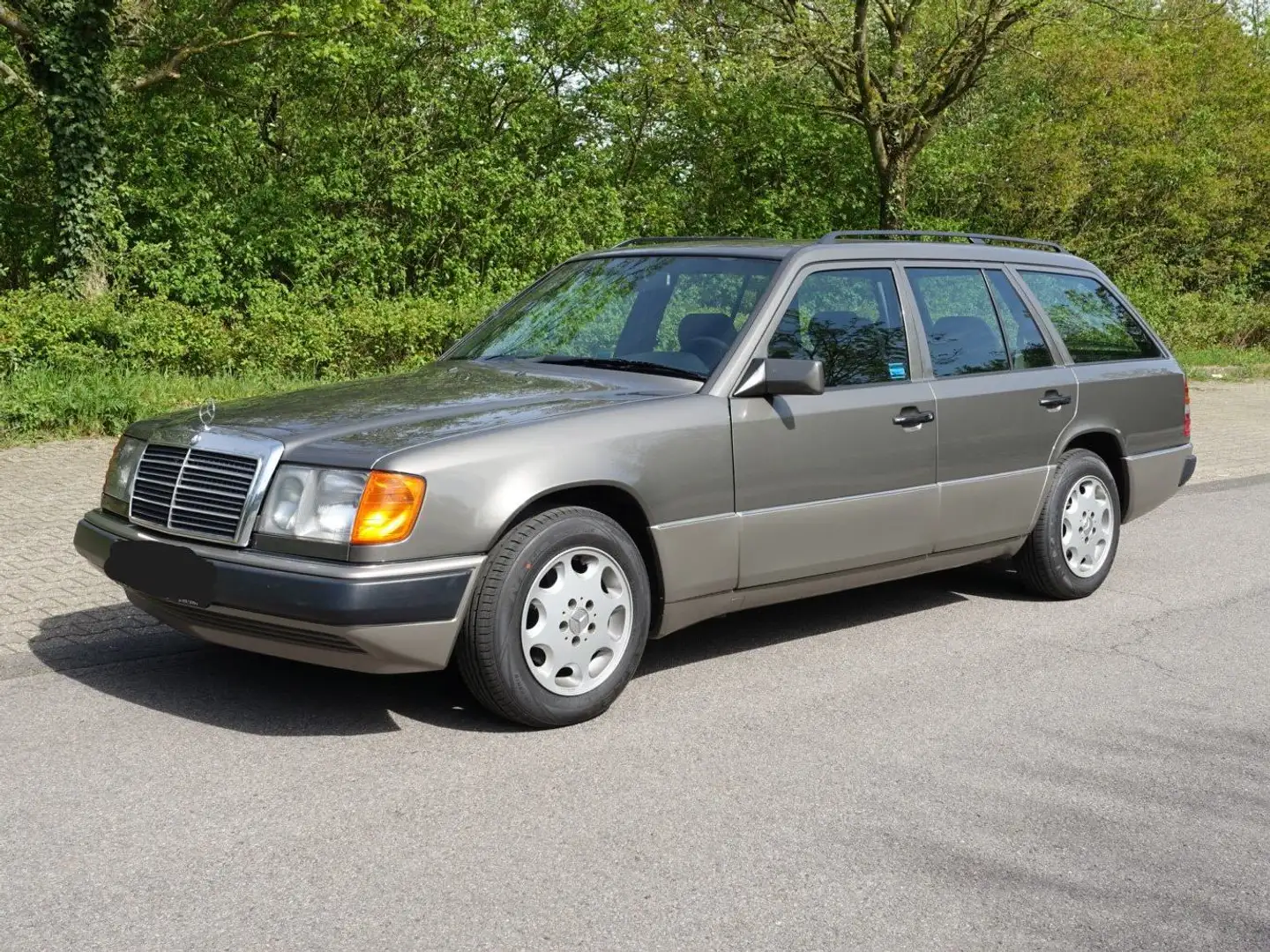 Mercedes-Benz E 200 200 TE Grau - 1