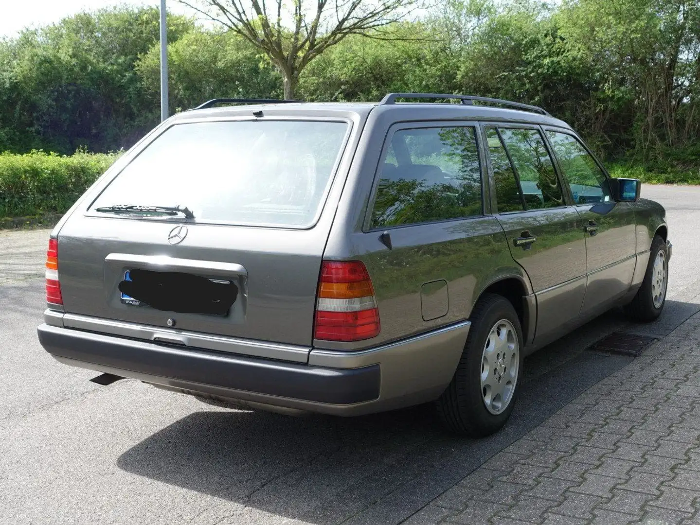 Mercedes-Benz E 200 200 TE Grau - 2