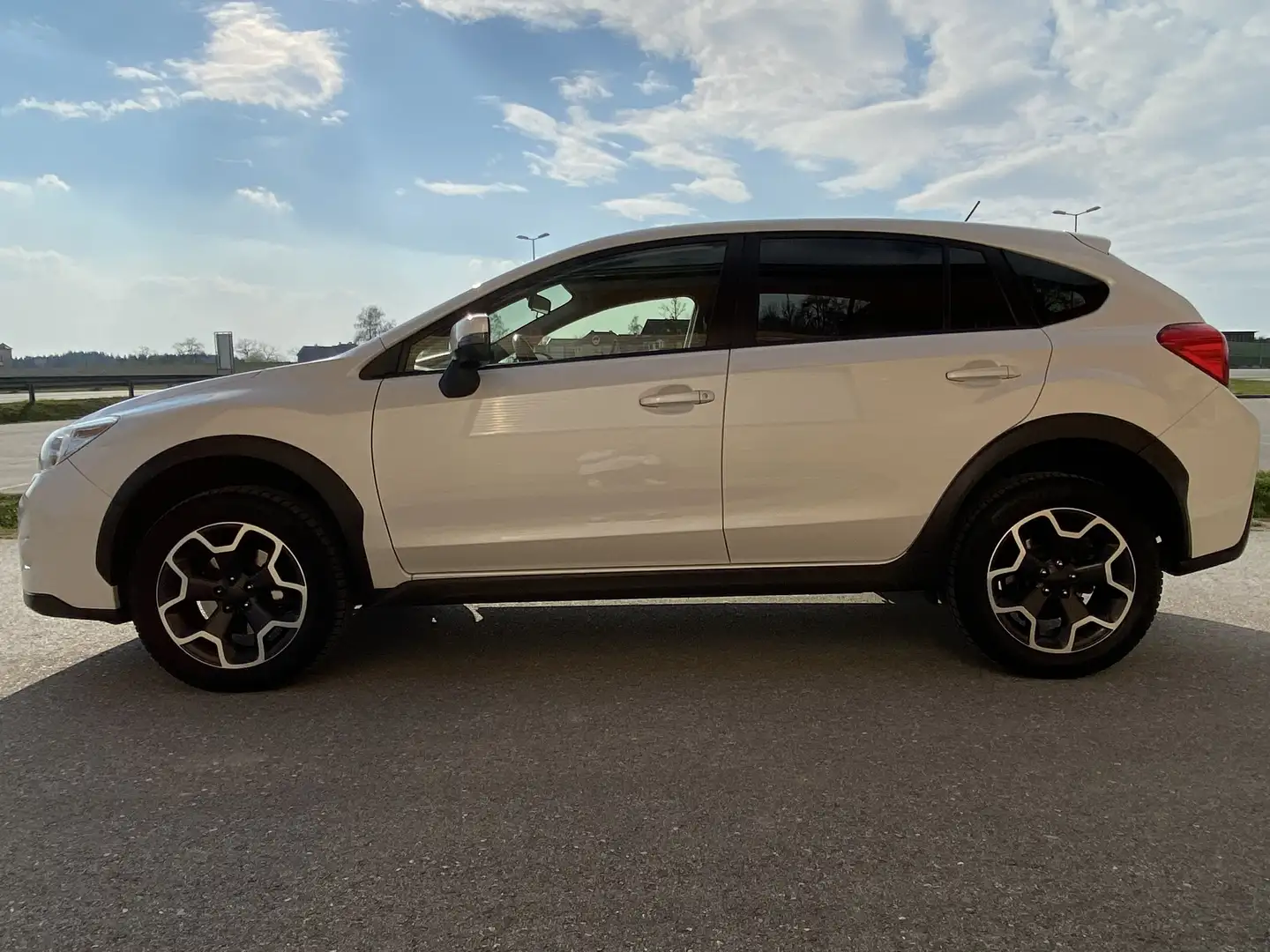 Subaru XV 2,0DL Comfort Weiß - 2