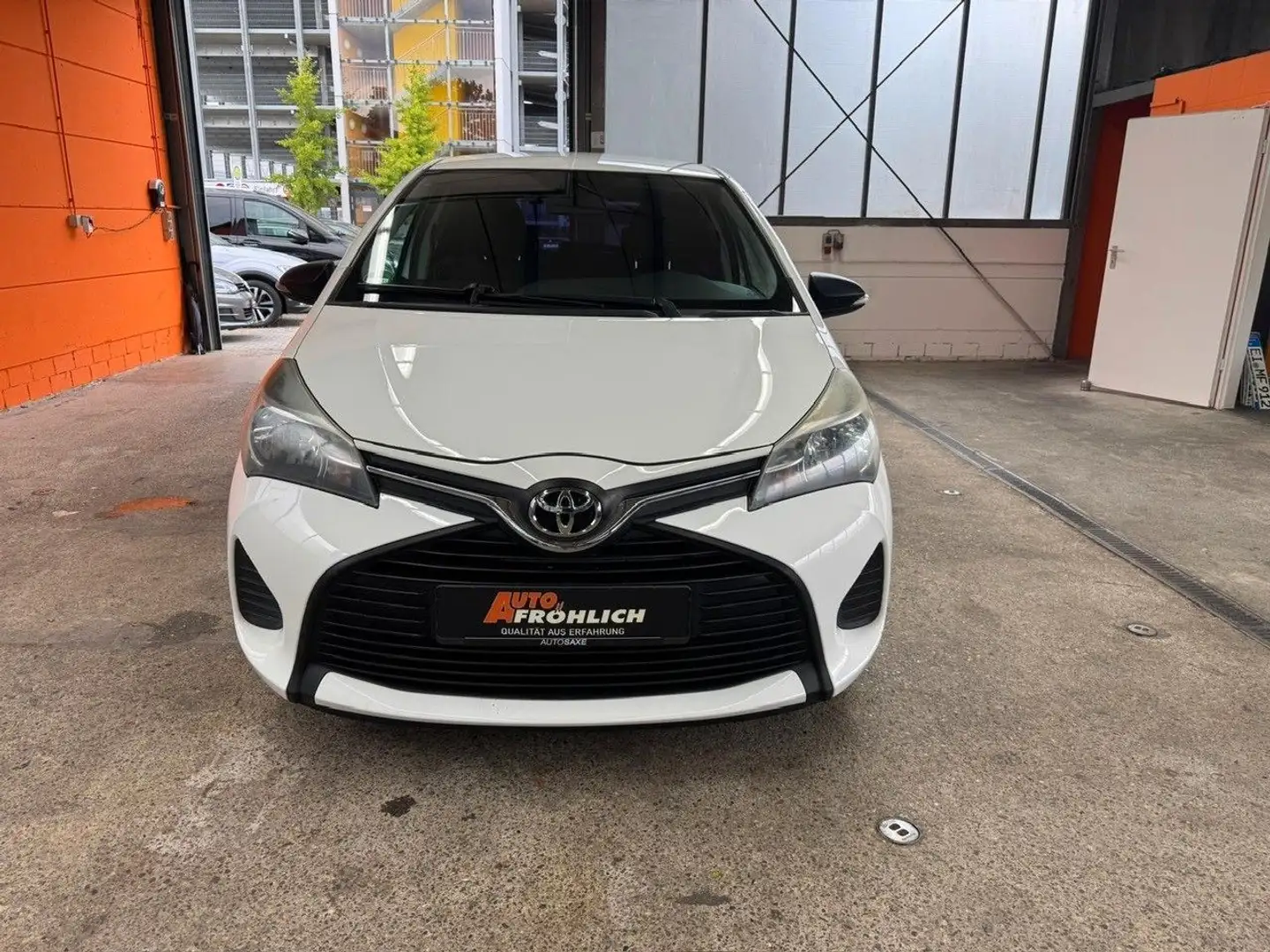 Toyota Yaris Basis Klima Blanc - 2