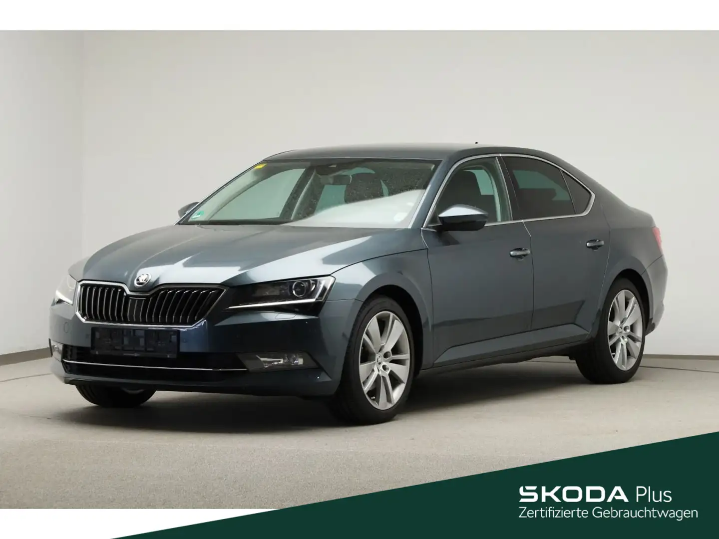 Skoda Superb 1.8 DSG Style*NAVI*STHZ*PDC*XENON Grau - 1