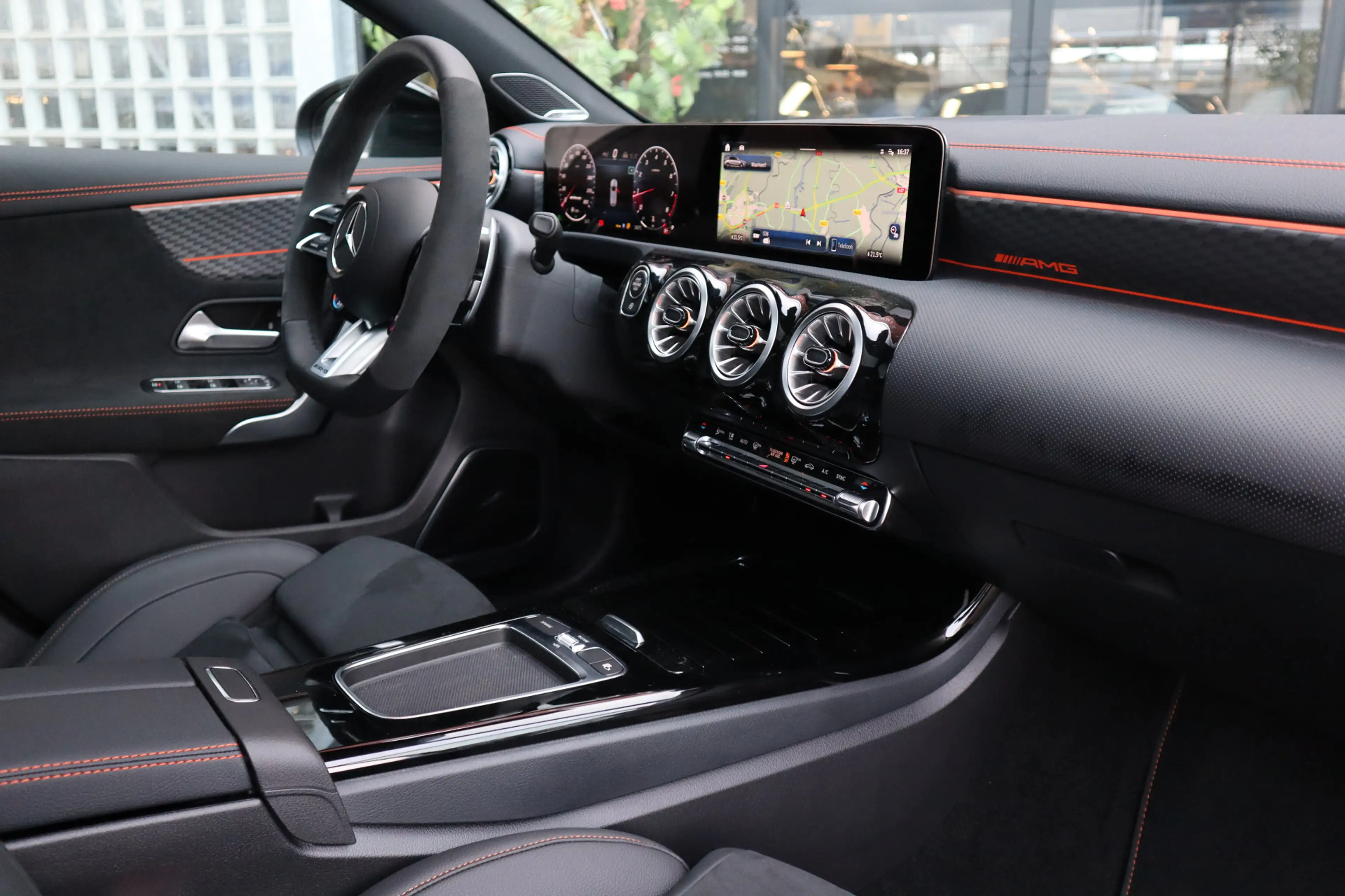 Mercedes-Benz A 45 AMG S 4MATIC+ Street Style Edition | Performance-stoel — photo 17