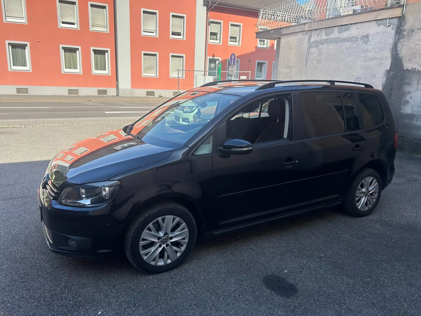 Volkswagen Touran Comfortline BMT Schwarz - 1