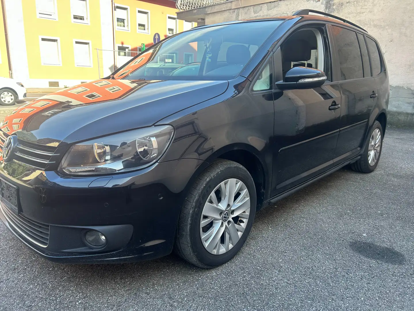Volkswagen Touran Comfortline BMT Schwarz - 2