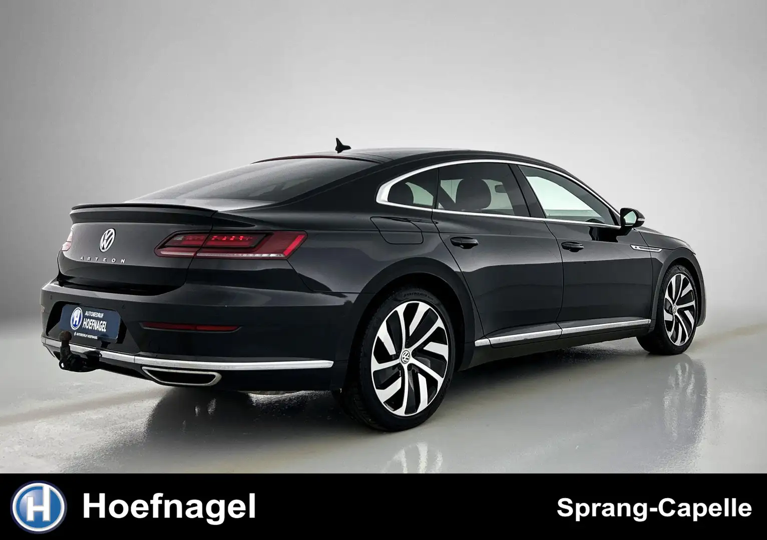 Volkswagen Arteon 2.0 TSI R Line | Pano | Trekhaak | Camera | CarPla Zwart - 2