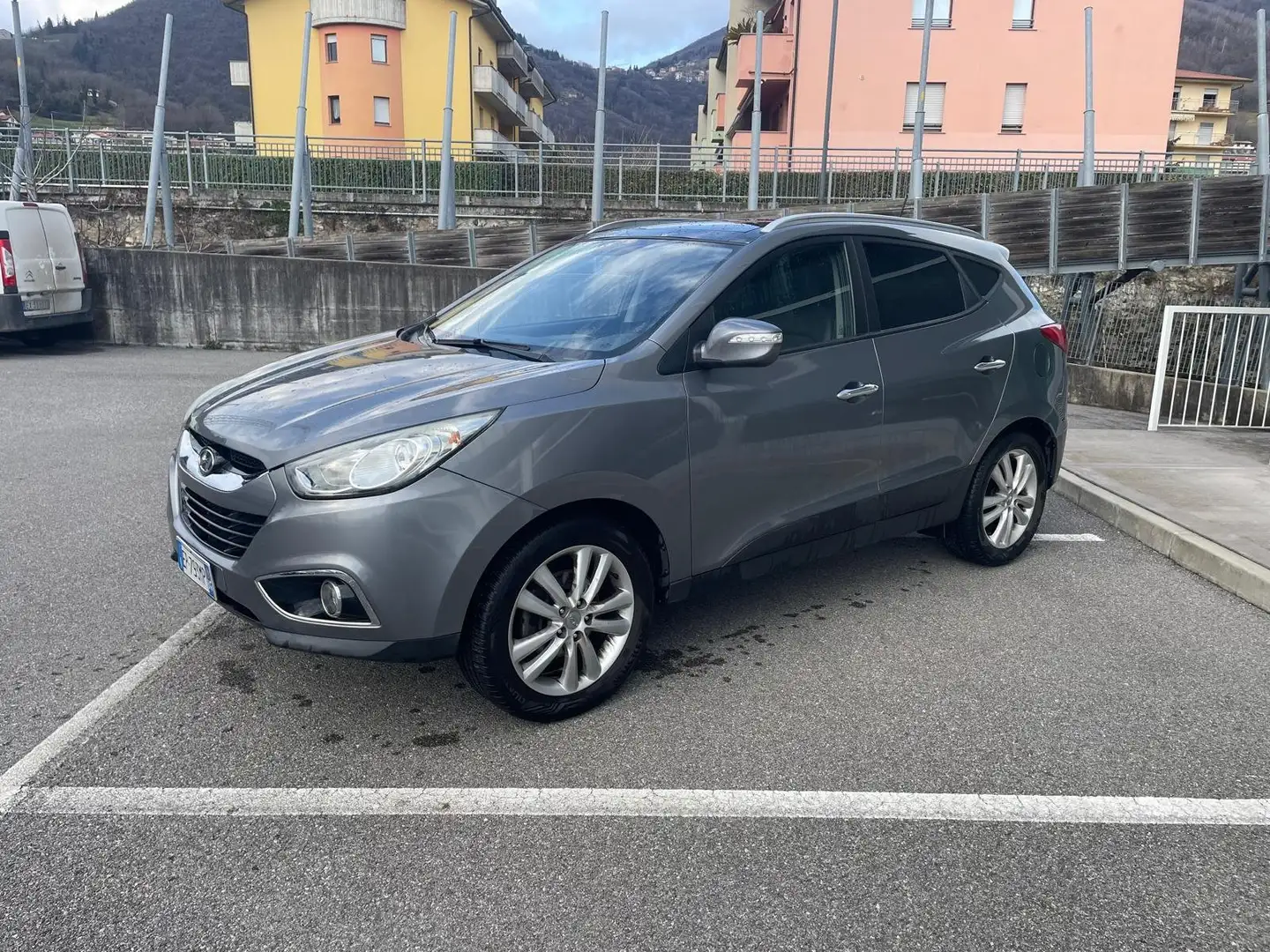Hyundai iX35 iX35 2.0 CRDi High Style 4WD Gris - 1