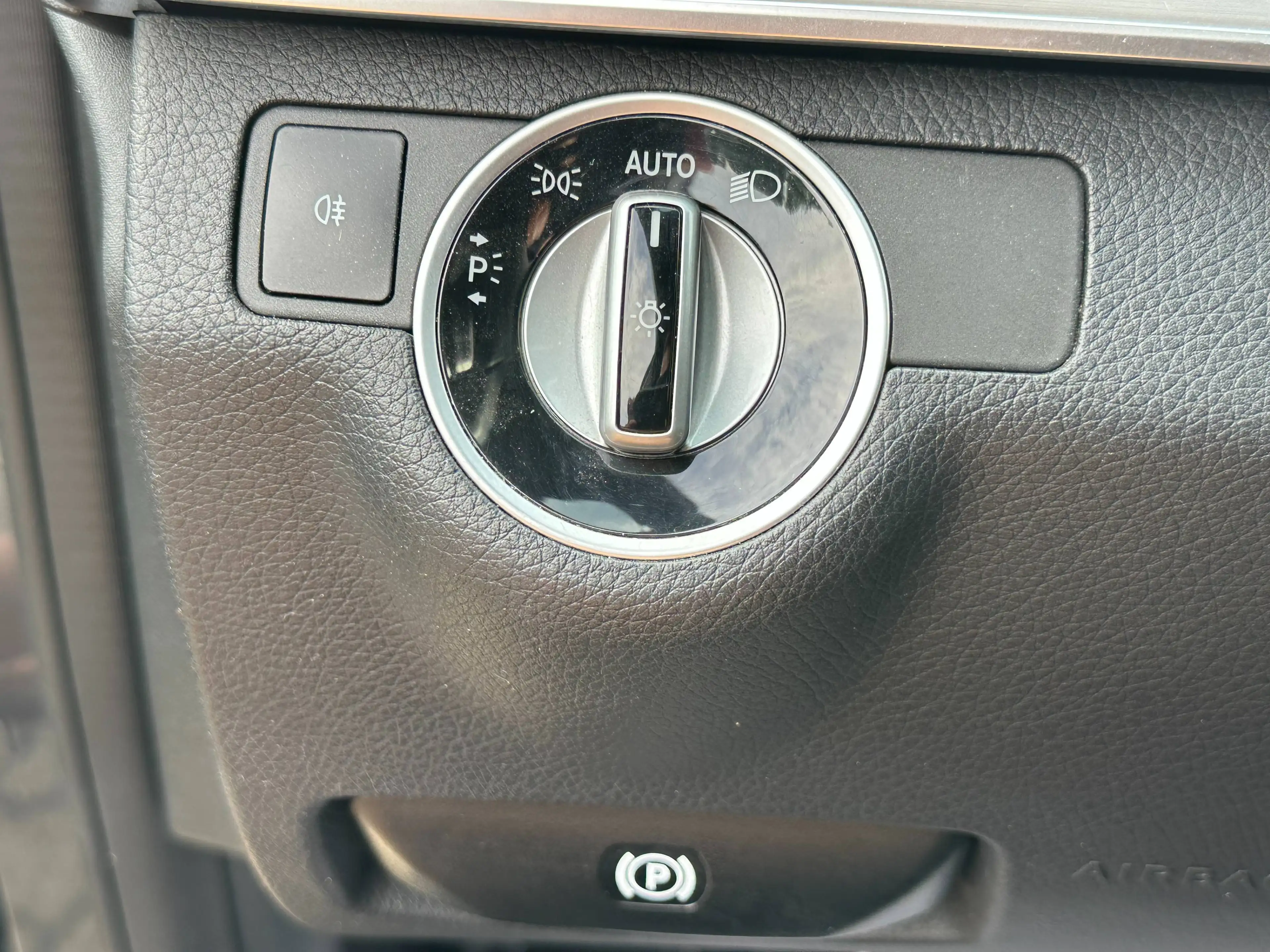 Mercedes-Benz E 200 E 200 CDI BlueEfficiency+AMG PAKET+NAVI+6 GANG+KLIMATRONIK+PDC+SHZ+TEMPOMAT+NIVEAU — photo 14