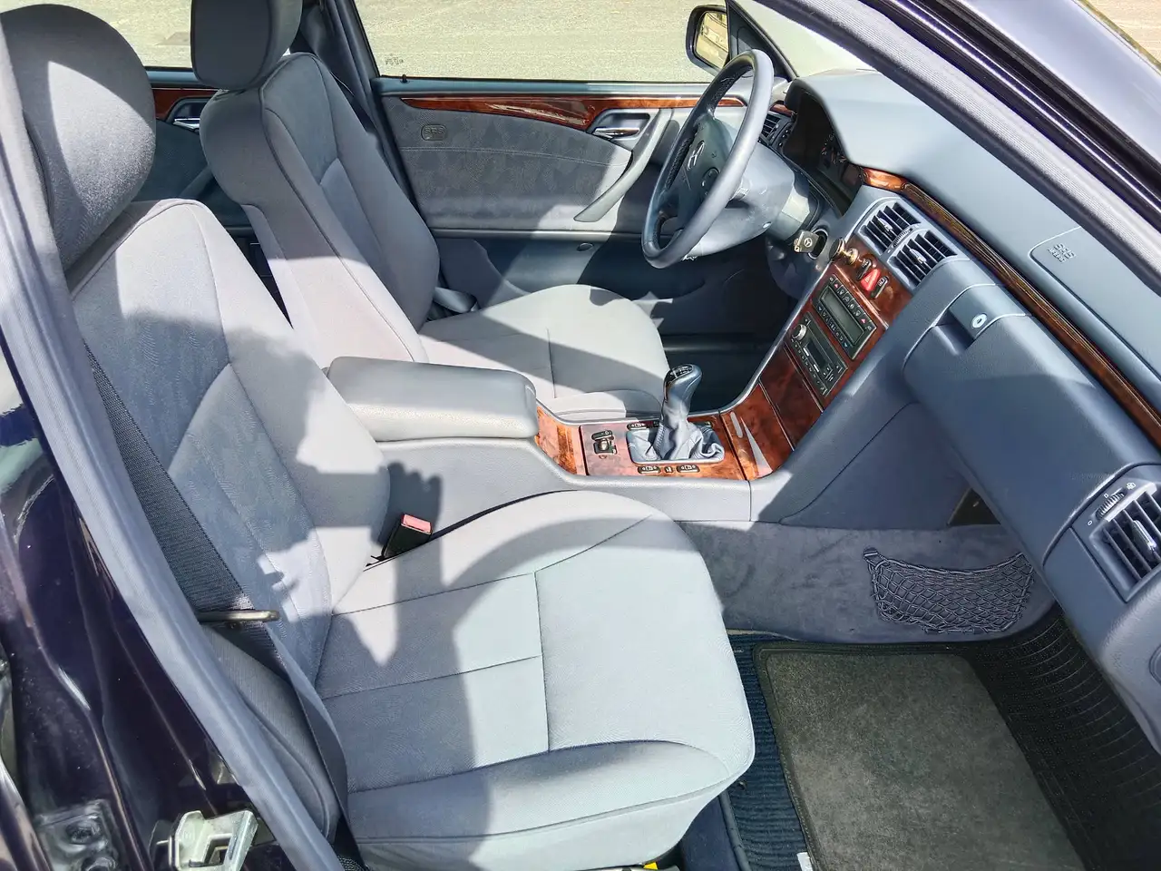 Mercedes-Benz E 200 Elegance, foto 5