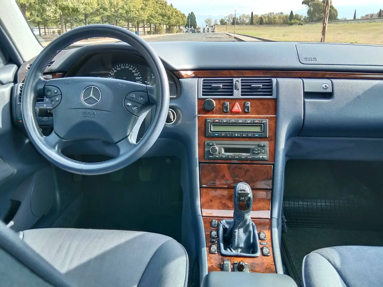 Mercedes-Benz E 200 Elegance, foto 7