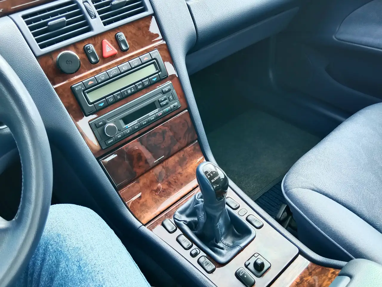 Mercedes-Benz E 200 Elegance, foto 8