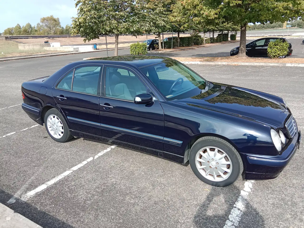 Mercedes-Benz E 200 Elegance, foto 4