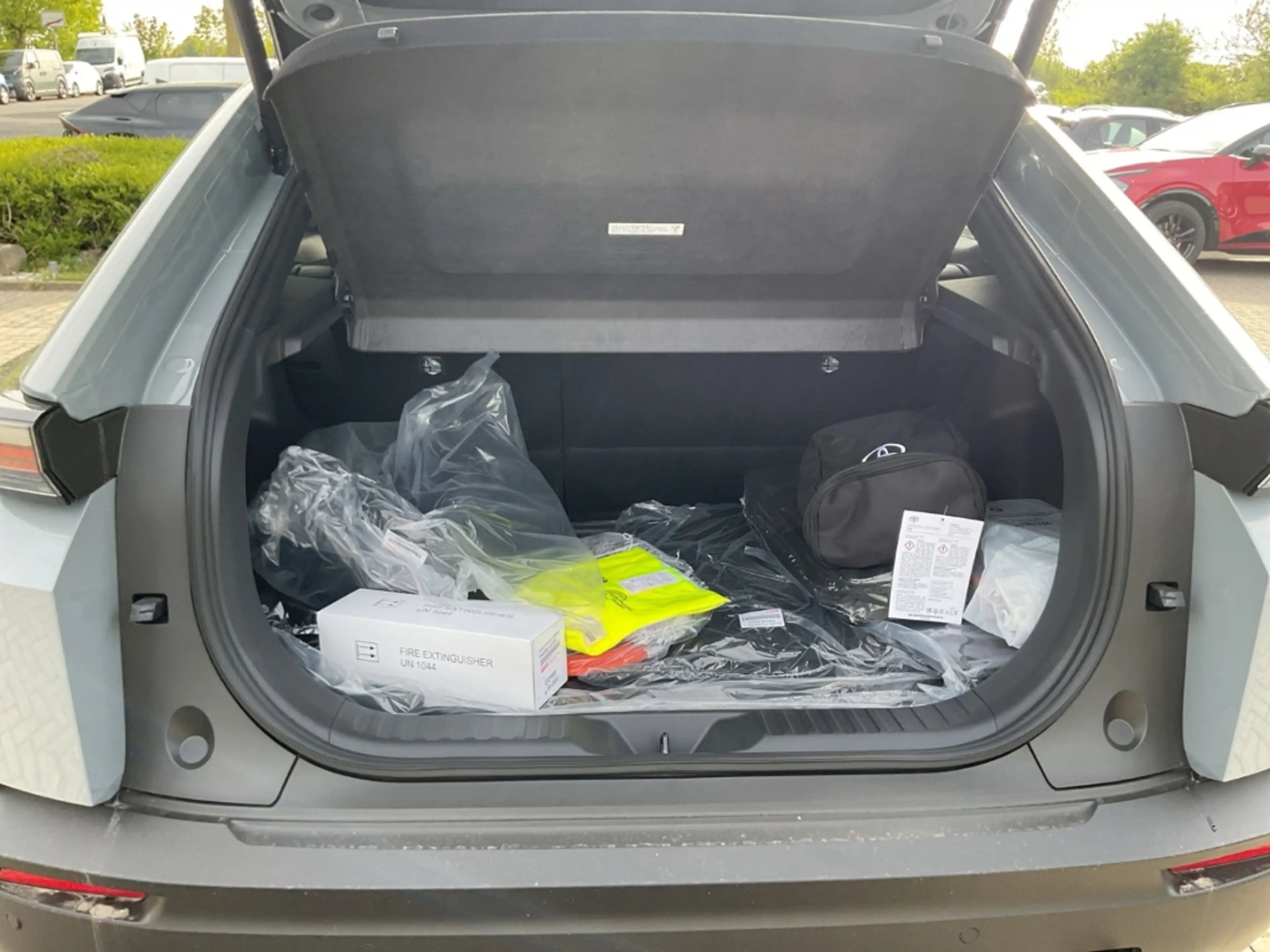 Toyota C-HR+ 165 kW Teamplayer ANHÄNGERKUPPLUNG Navi LED ACC El — photo 7