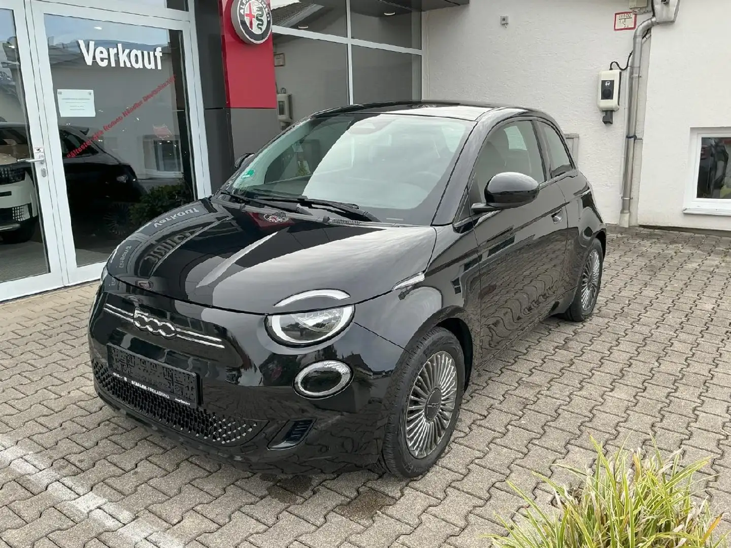 Fiat 500e 3+1 Icon Schwarz - 2