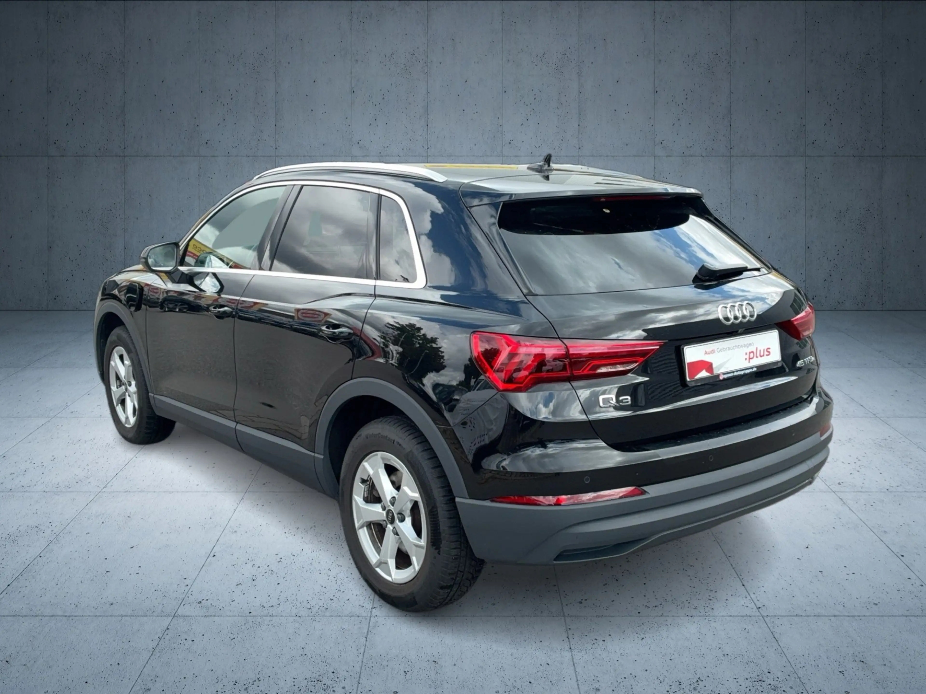 Audi Q3 TFSI e 45 TFSI e 180(245) S tronic 2xKlima — photo 4